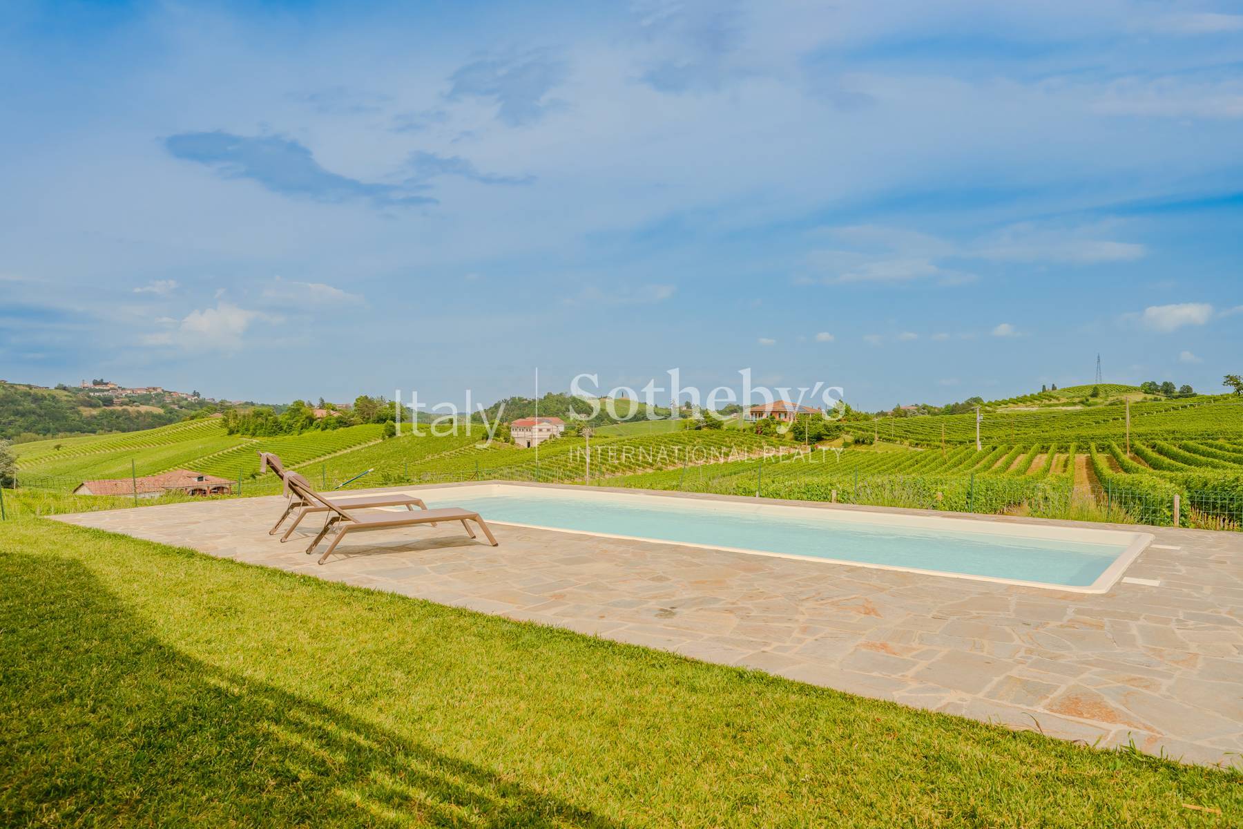  Elegant Villa amongst Nizza Monferrato