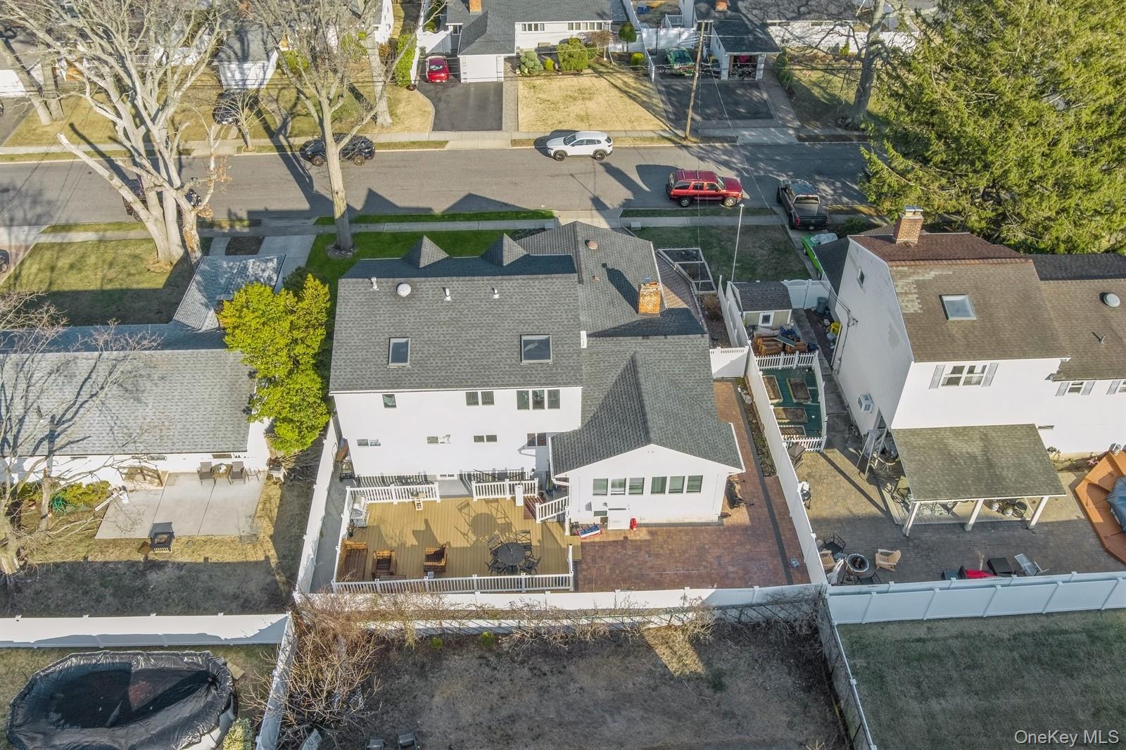 Massapequa Park, New York, 11762, United States, 3 Bedrooms Bedrooms, ,4 BathroomsBathrooms,Residential,For Sale,1941074