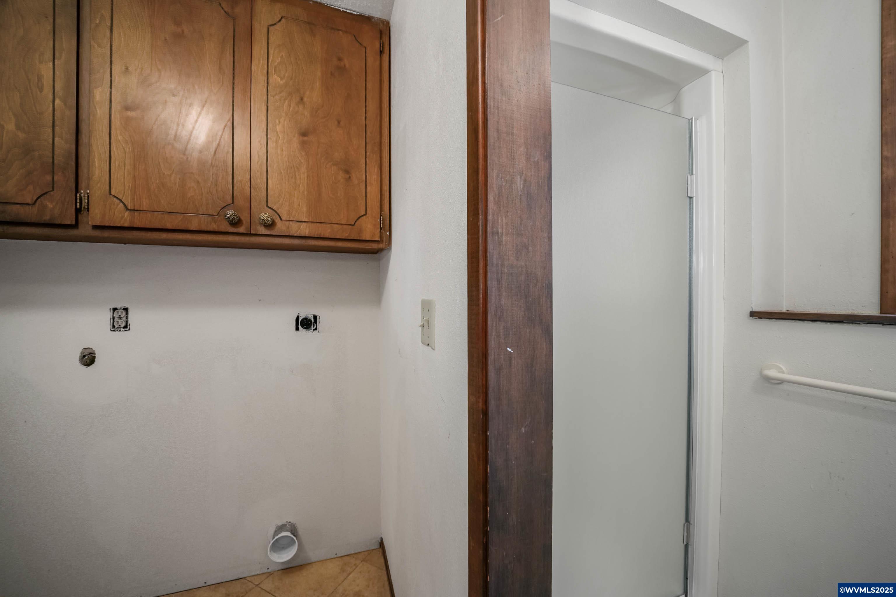Albany, Oregon, 97321, United States, 4 Bedrooms Bedrooms, ,4 BathroomsBathrooms,Residential,For Sale,1795620