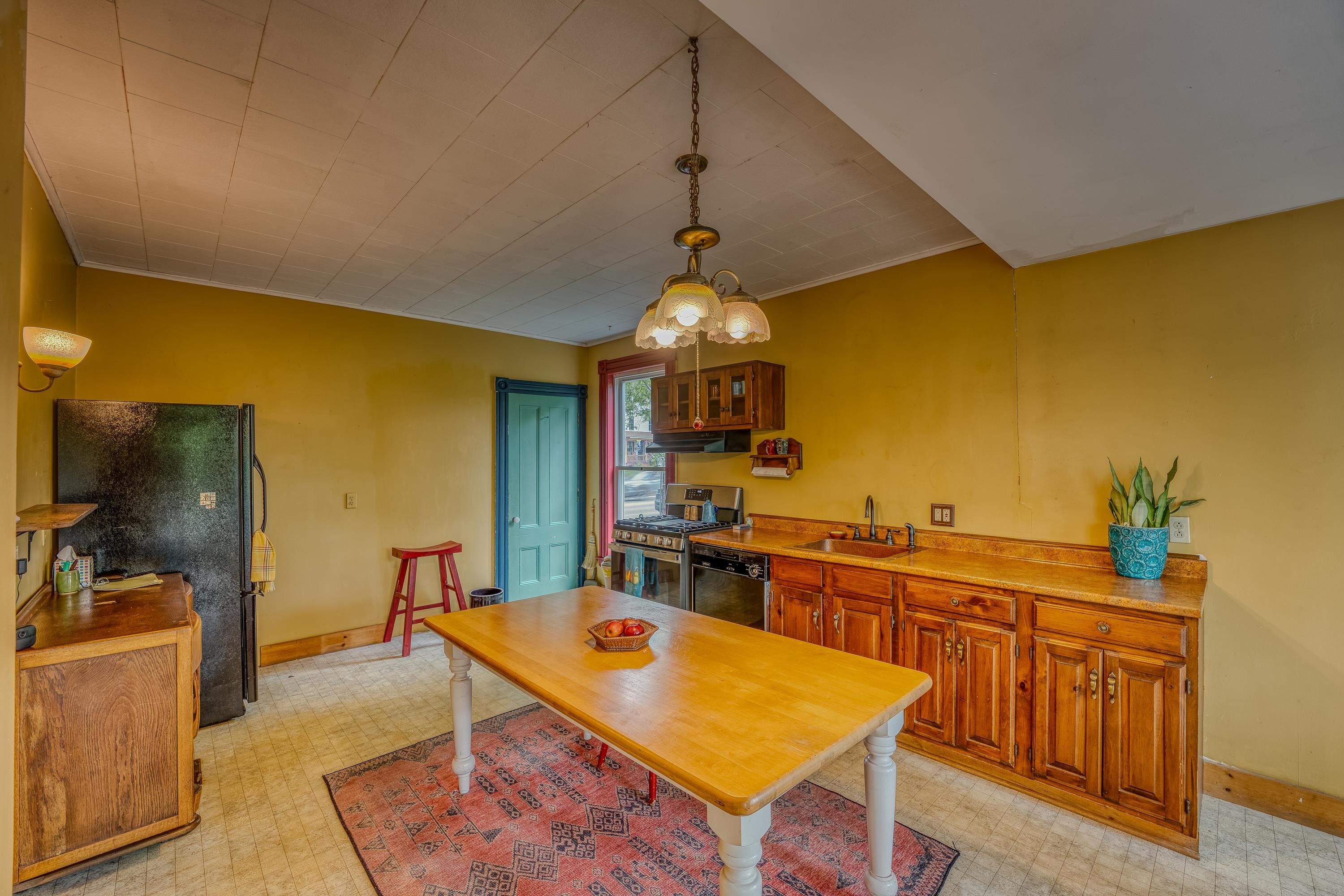 Littleton, New Hampshire, 03561, United States, 5 Bedrooms Bedrooms, ,1 BathroomBathrooms,Residential,For Sale,1856478
