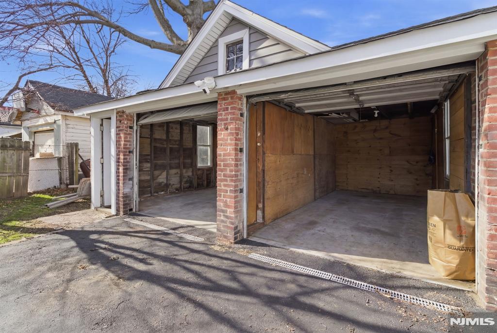 Clifton, New Jersey, 07011, United States, 3 Bedrooms Bedrooms, ,3 BathroomsBathrooms,Residential,For Sale,2028010