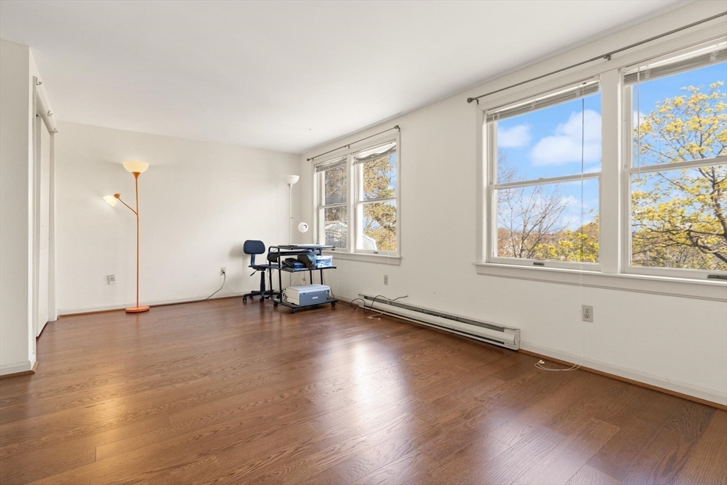 Lynn, Massachusetts, 01902, United States, 4 Bedrooms Bedrooms, ,2 BathroomsBathrooms,Residential,For Sale,2049430