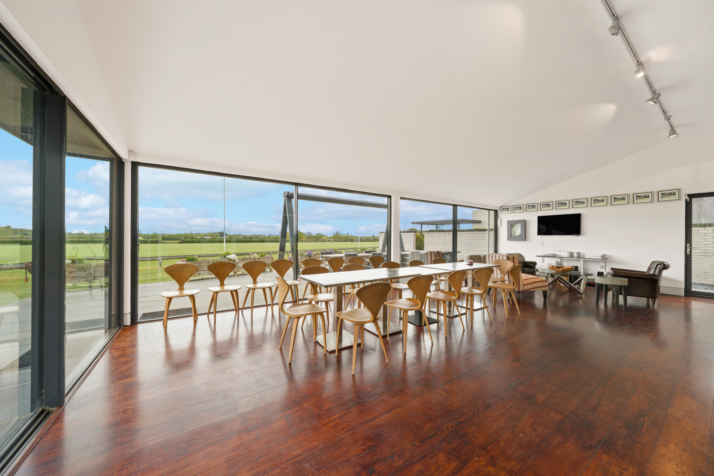  A Landmark Polo Estate in the Windsor Countryside - 物件實景