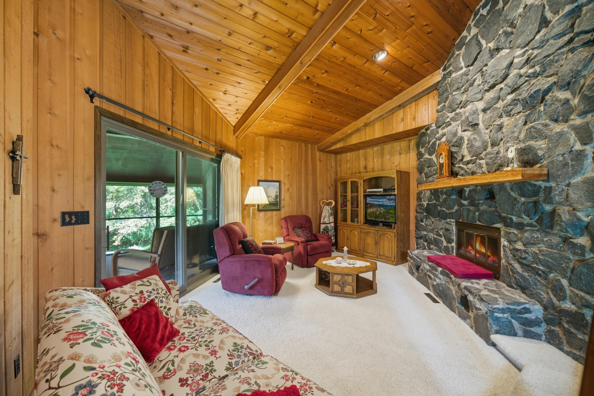 Warren Twp, Wisconsin, 54023, United States, 3 Bedrooms Bedrooms, ,1 BathroomBathrooms,Residential,For Sale,1961438