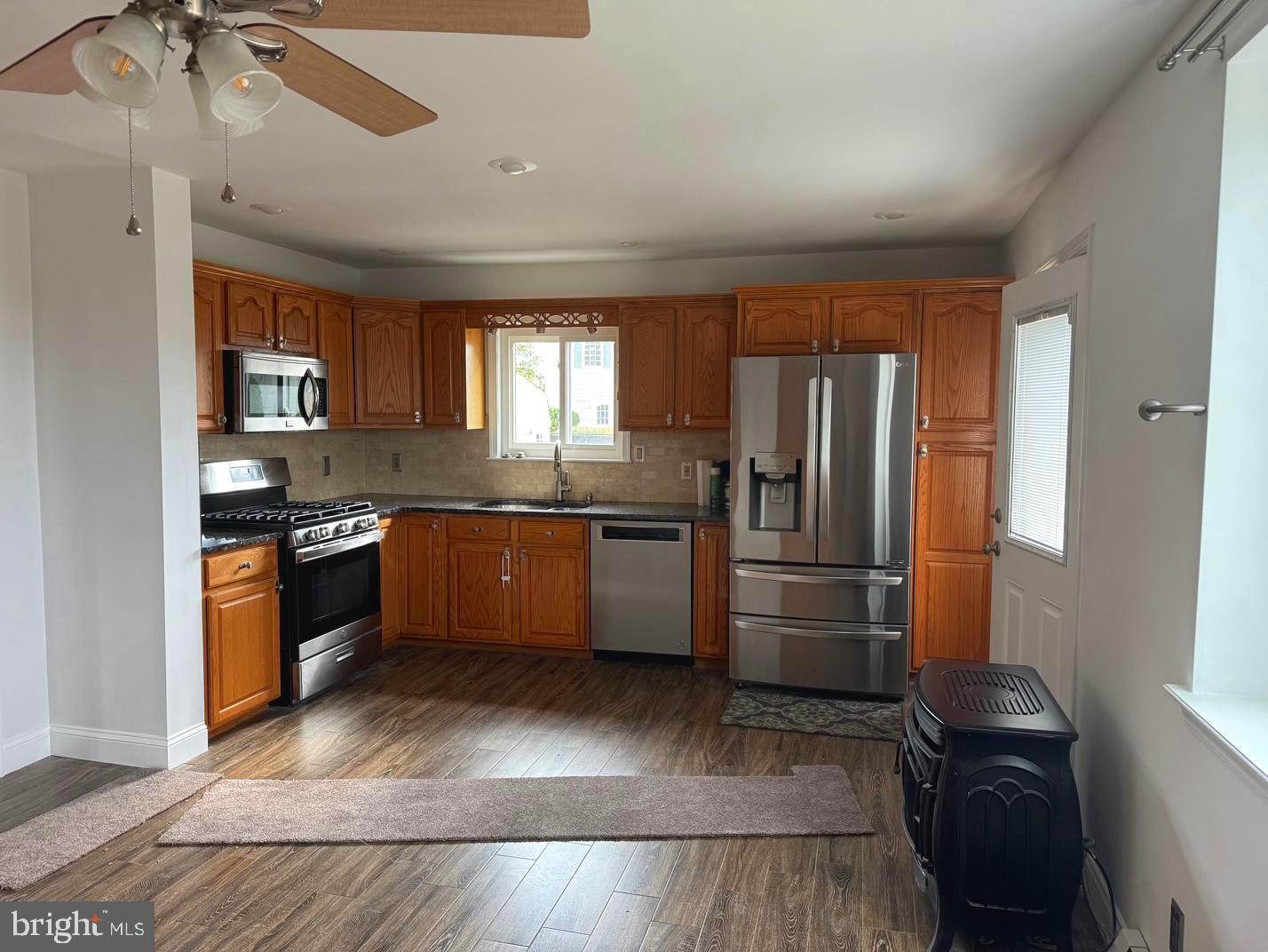 MAPLE SHADE, New Jersey, 08052, United States, 3 Bedrooms Bedrooms, ,3 BathroomsBathrooms,Residential,For Sale,1985694