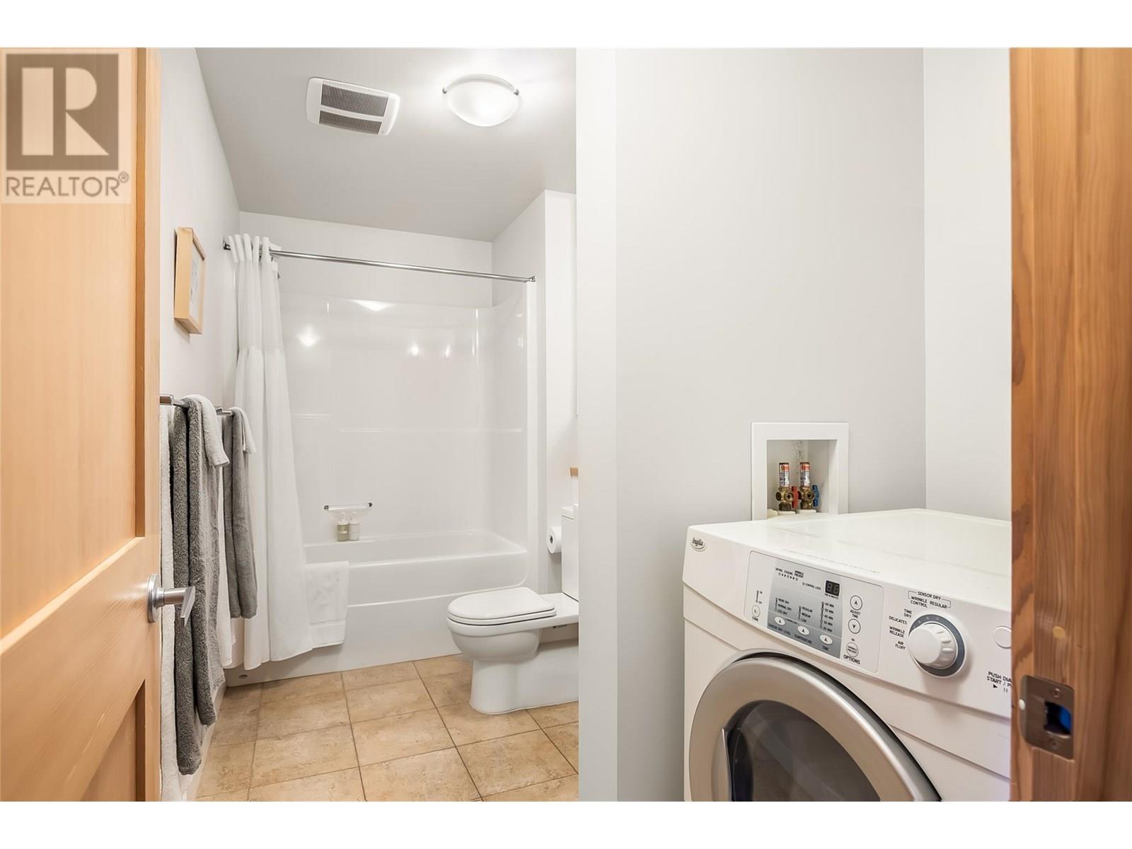 REVELSTOKE, British Columbia, V0E 2S3, CA, 6 Bedrooms Bedrooms, ,4 BathroomsBathrooms,Residential,For Sale,1912503