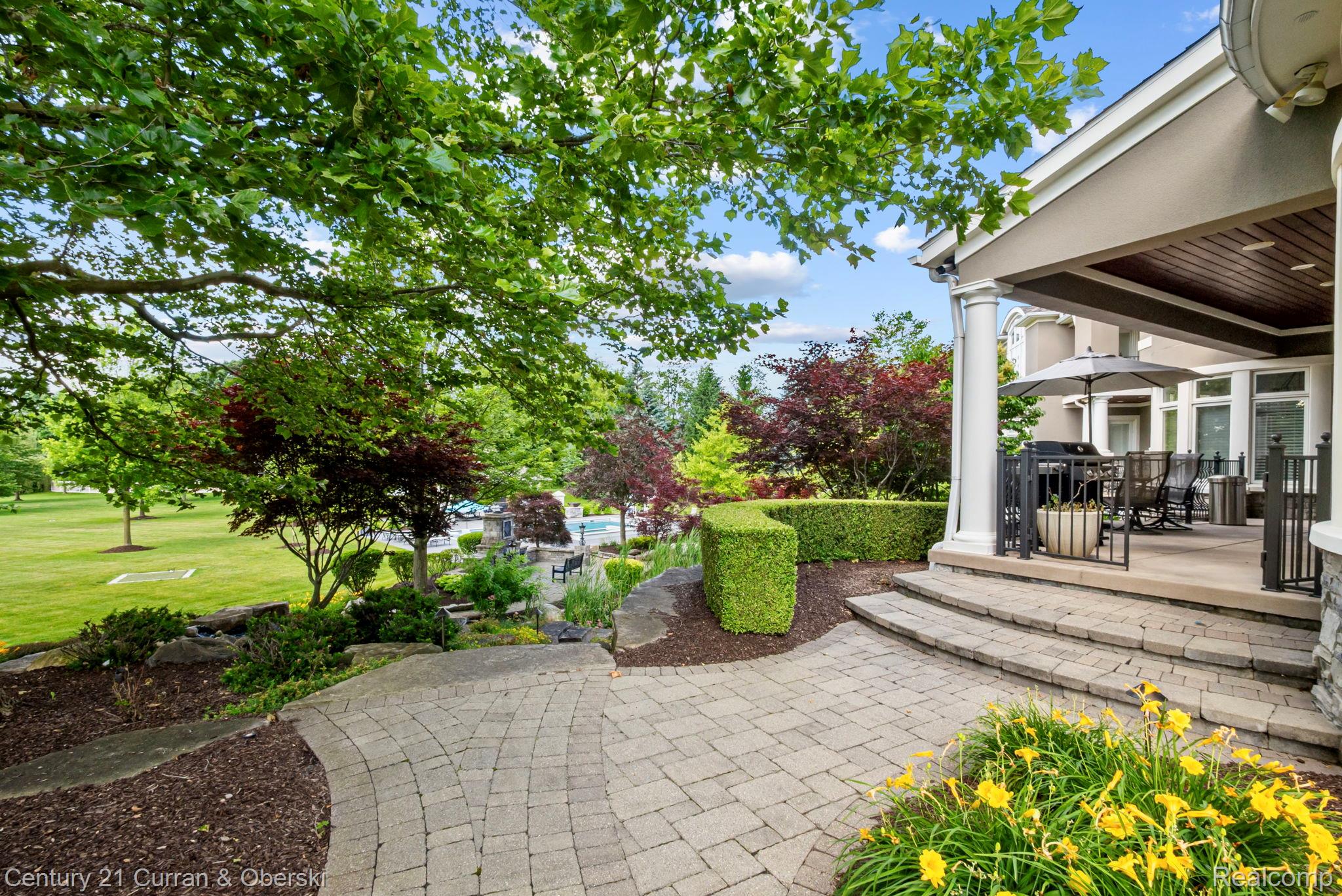 South Lyon, Michigan, 48178, United States, 6 Bedrooms Bedrooms, ,8 BathroomsBathrooms,Residential,For Sale,1914337