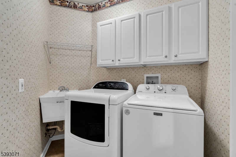 Franklin Twp., New Jersey, 08873, United States, 2 Bedrooms Bedrooms, ,3 BathroomsBathrooms,Residential,For Sale,1987602