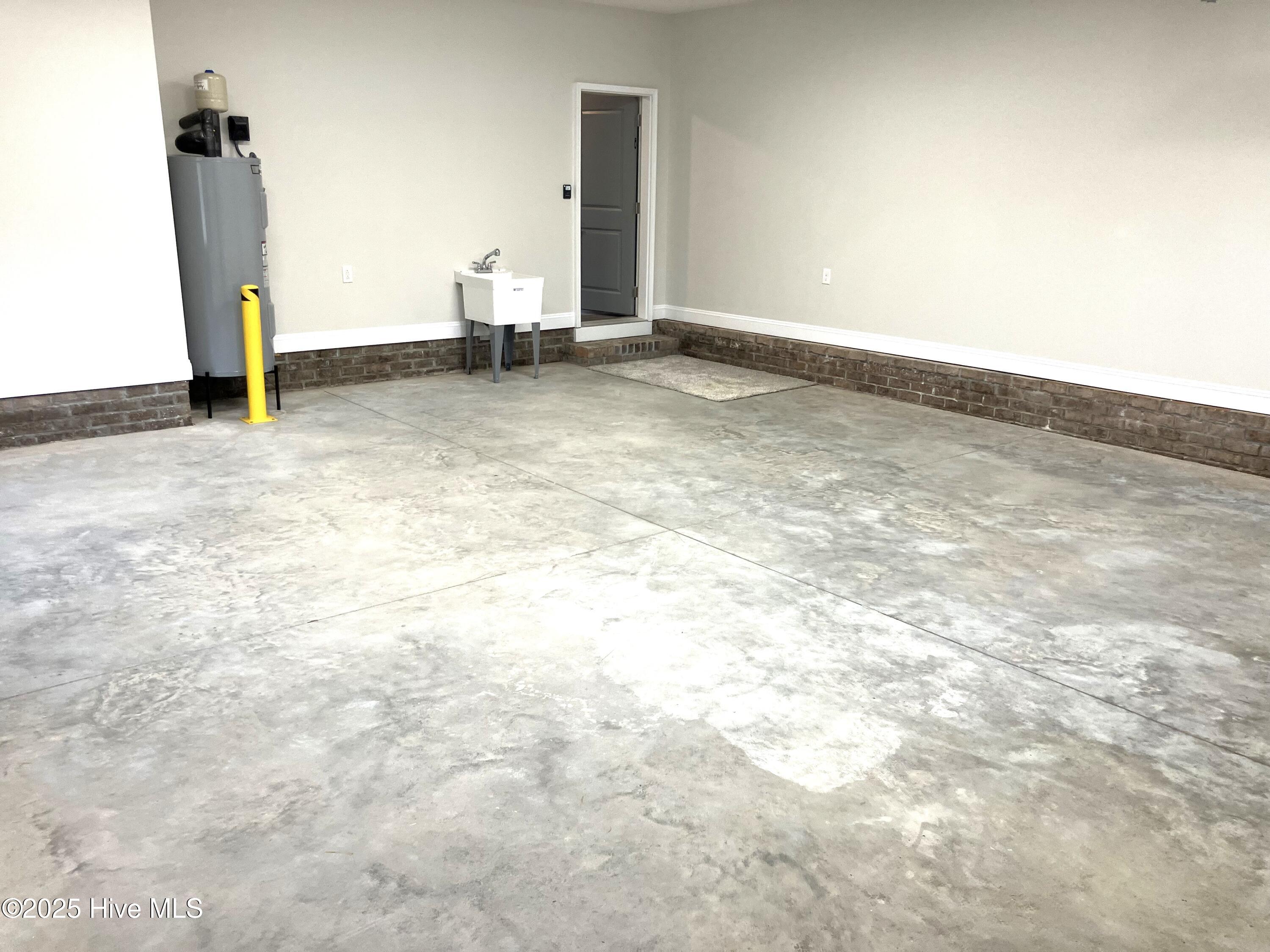 Jacksonville, North Carolina, 28546, United States, 5 Bedrooms Bedrooms, ,3 BathroomsBathrooms,Residential,For Sale,1983326