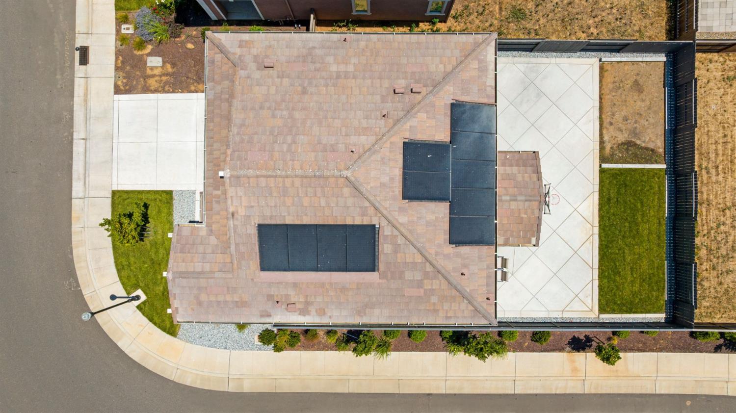 Elk Grove, California, 95757, United States, 4 Bedrooms Bedrooms, ,3 BathroomsBathrooms,Residential,For Sale,1879149