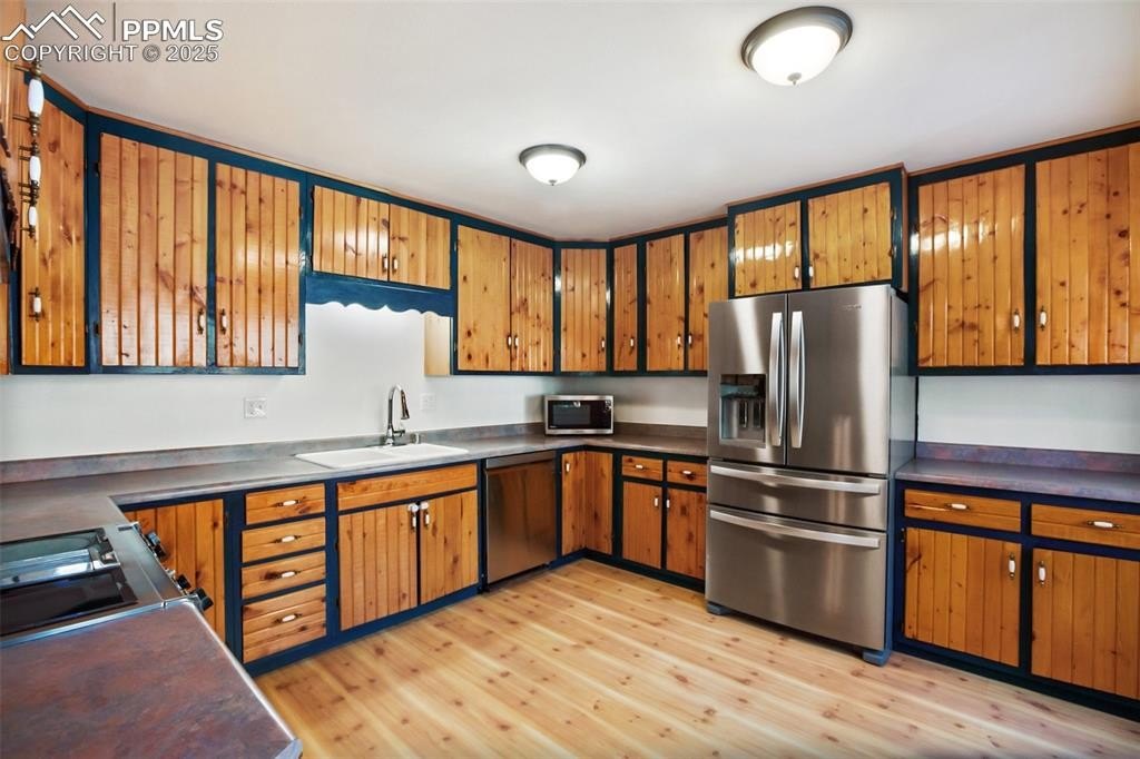 Woodland Park, Colorado, 80863, United States, 4 Bedrooms Bedrooms, ,4 BathroomsBathrooms,Residential,For Sale,1819318