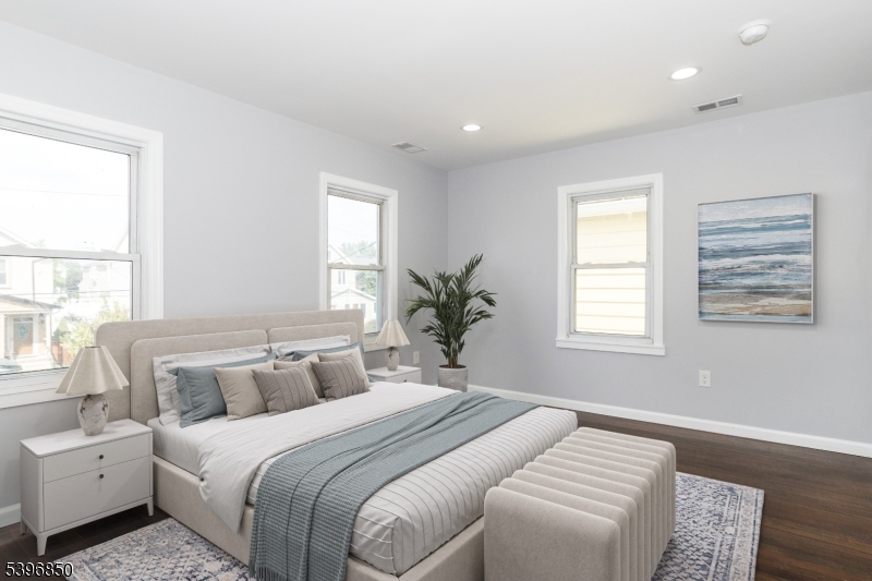 Linden City, New Jersey, 07036, United States, 3 Bedrooms Bedrooms, ,2 BathroomsBathrooms,Residential,For Sale,1991608