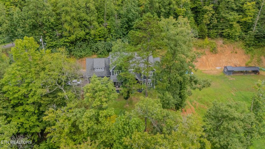 Middlesboro, Kentucky, 40965, United States, 5 Bedrooms Bedrooms, ,4 BathroomsBathrooms,Residential,For Sale,1915642