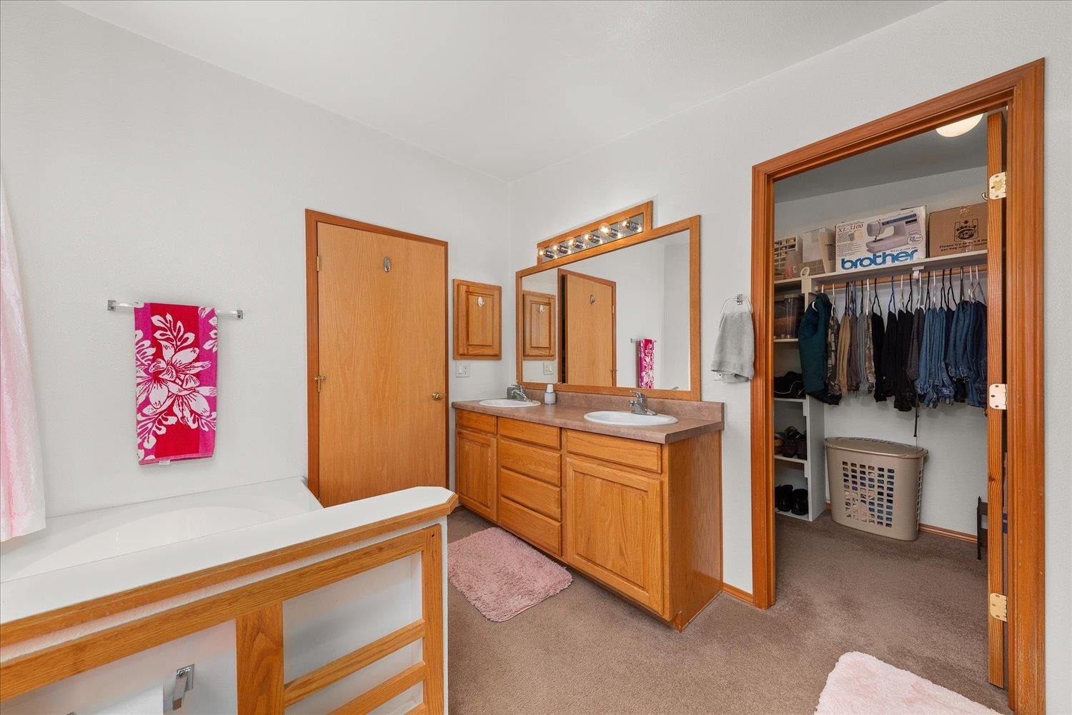 Chewelah, Washington, 99109, United States, 3 Bedrooms Bedrooms, ,2 BathroomsBathrooms,Residential,For Sale,1973712