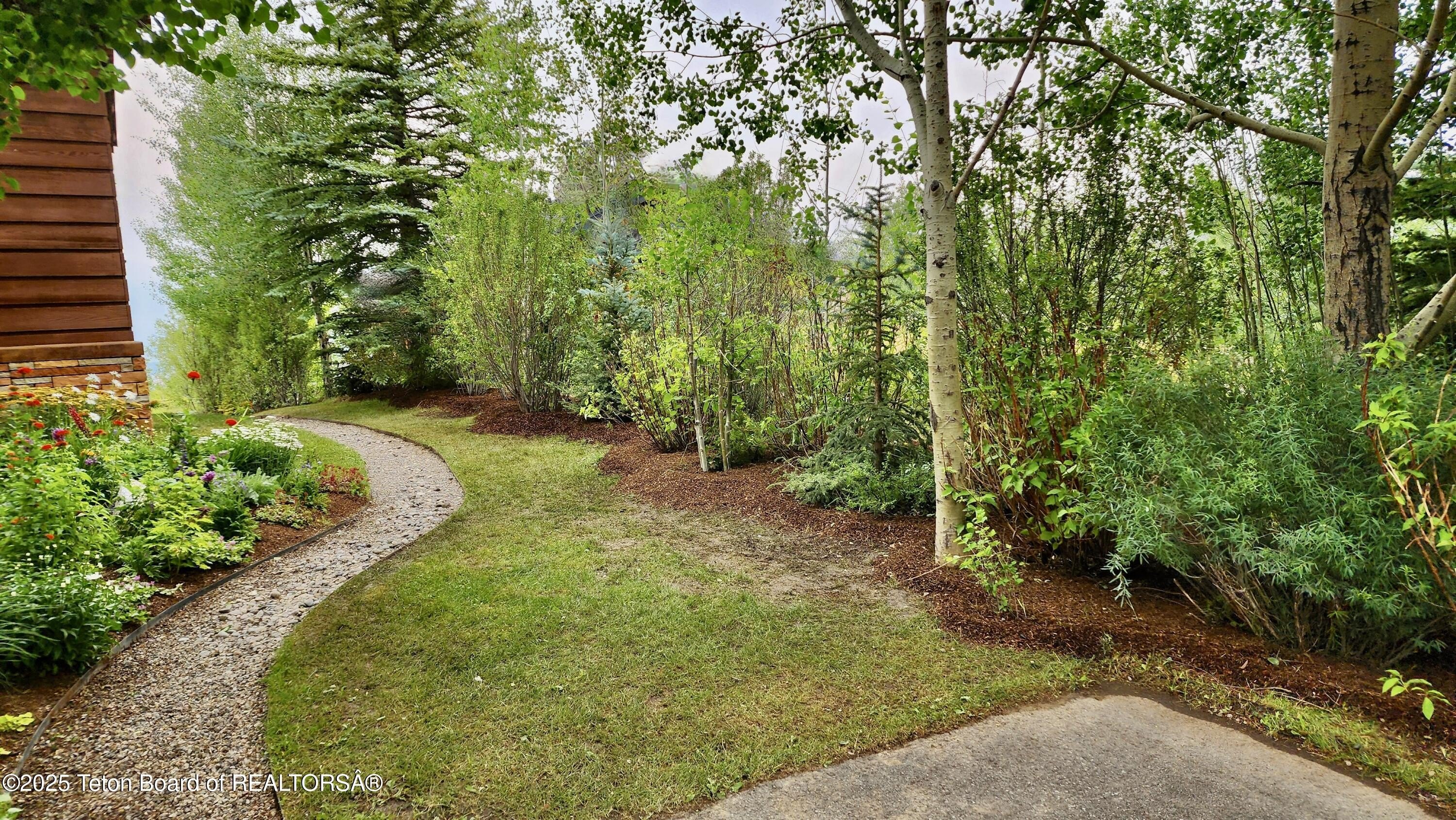 Jackson, Wyoming, 83001, United States, 4 Bedrooms Bedrooms, ,5 BathroomsBathrooms,Residential,For Sale,1979061