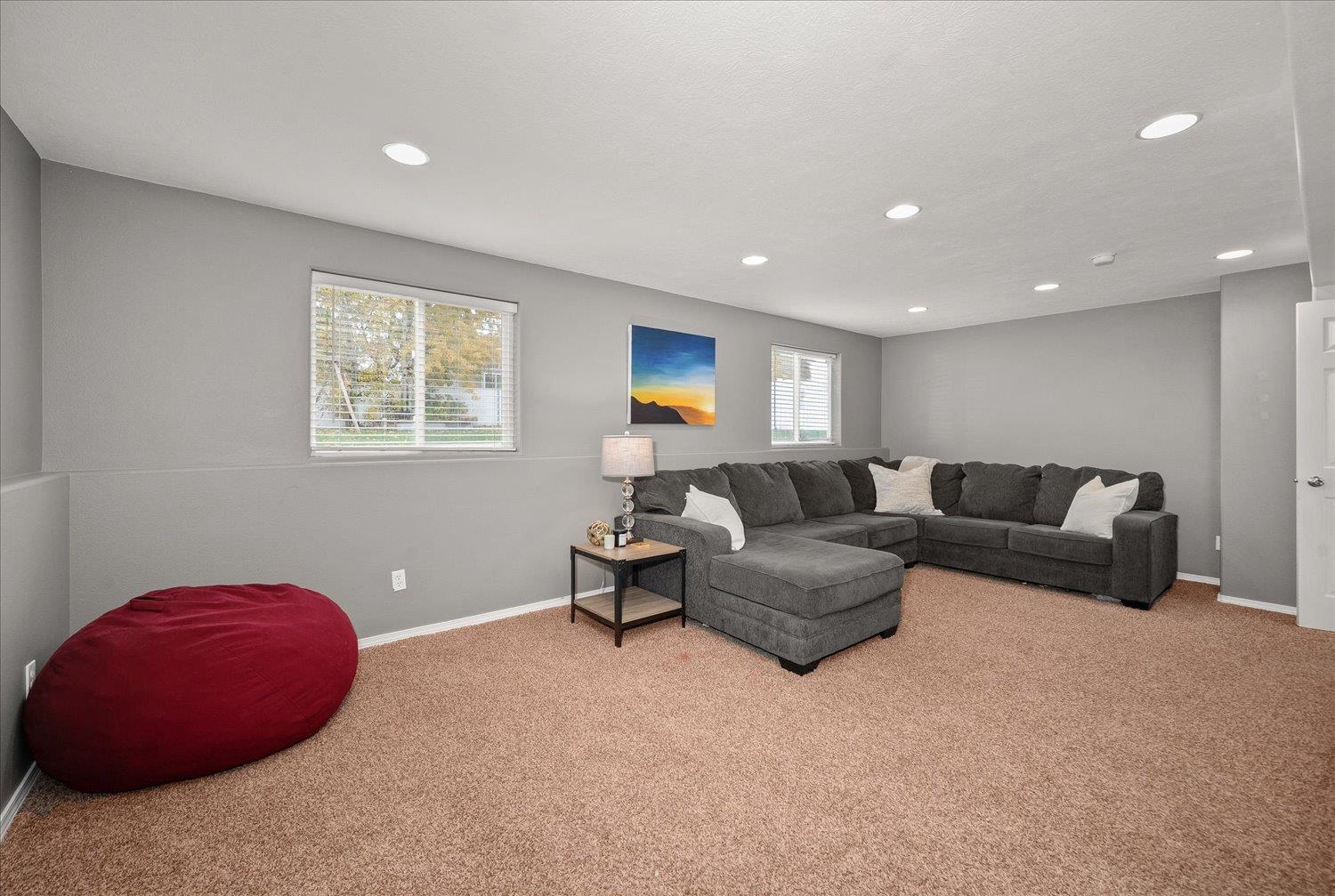 Spokane Valley, Washington, 99016, United States, 5 Bedrooms Bedrooms, ,3 BathroomsBathrooms,Residential,For Sale,1990389