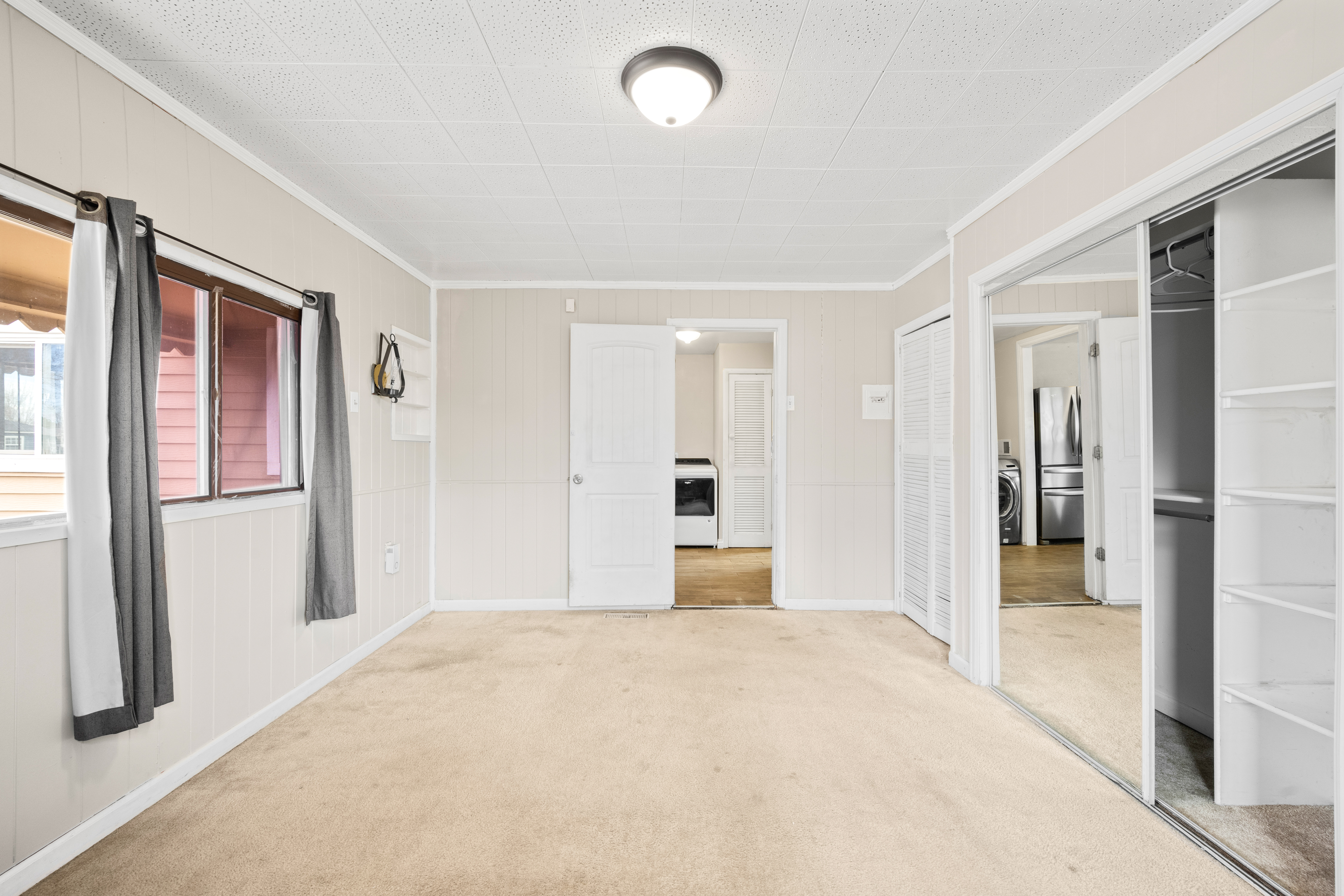  5 Bedroom Home Just Steps From Huston Lake Park - 物件實景