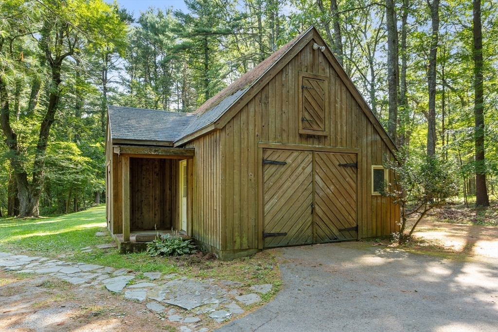Sudbury, Massachusetts, 01776, United States, 4 Bedrooms Bedrooms, ,3 BathroomsBathrooms,Residential,For Sale,1940388