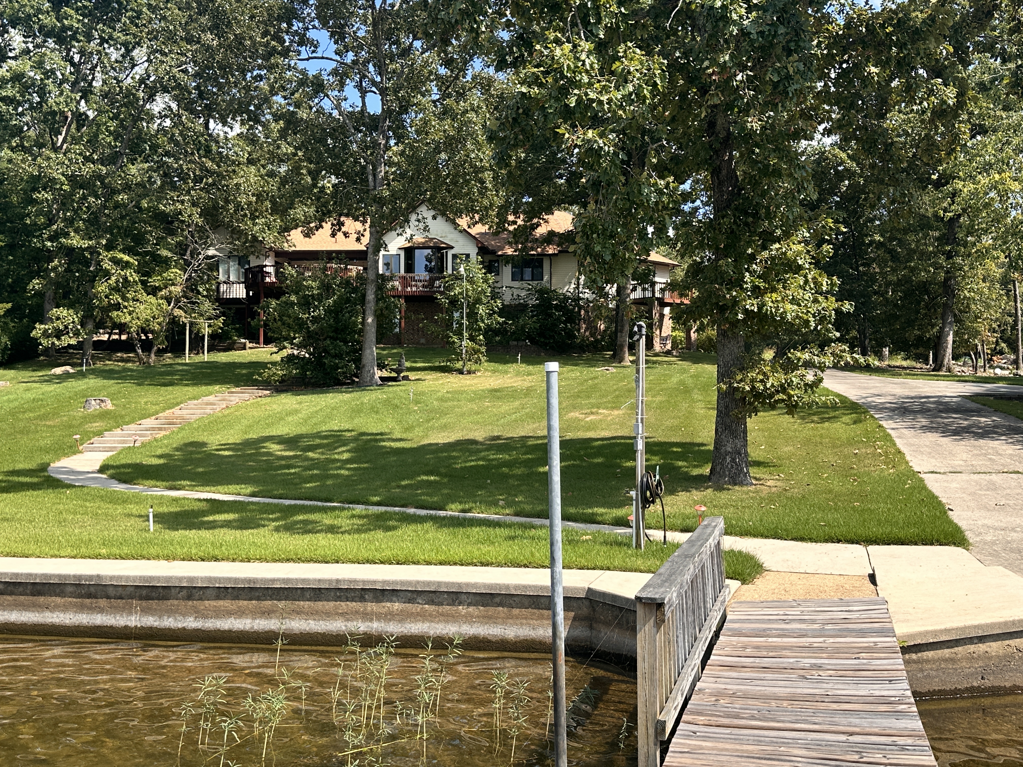 Horseshoe Bend, Arkansas, 72512, United States, 5 Bedrooms Bedrooms, ,5 BathroomsBathrooms,Residential,For Sale,1910999