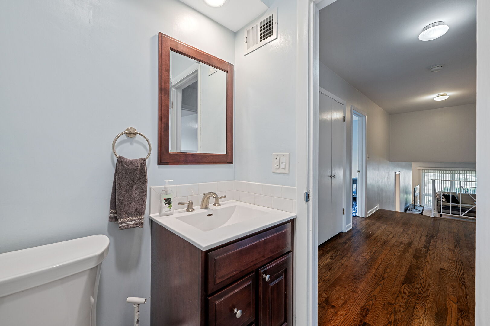 Glenview, Illinois, 60025, United States, 4 Bedrooms Bedrooms, ,3 BathroomsBathrooms,Residential,For Sale,1934626