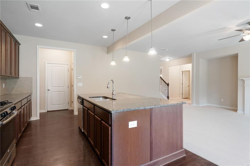 Cumming, Georgia, 30040, United States, 5 Bedrooms Bedrooms, ,4 BathroomsBathrooms,Residential,For Sale,1979728