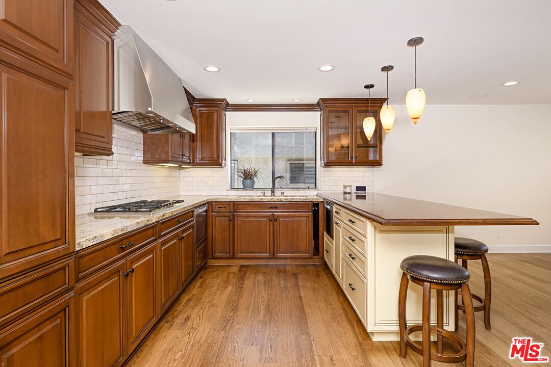 Pacific Palisades, California, 90272, United States, 3 Bedrooms Bedrooms, ,2 BathroomsBathrooms,Residential,For Sale,1926101
