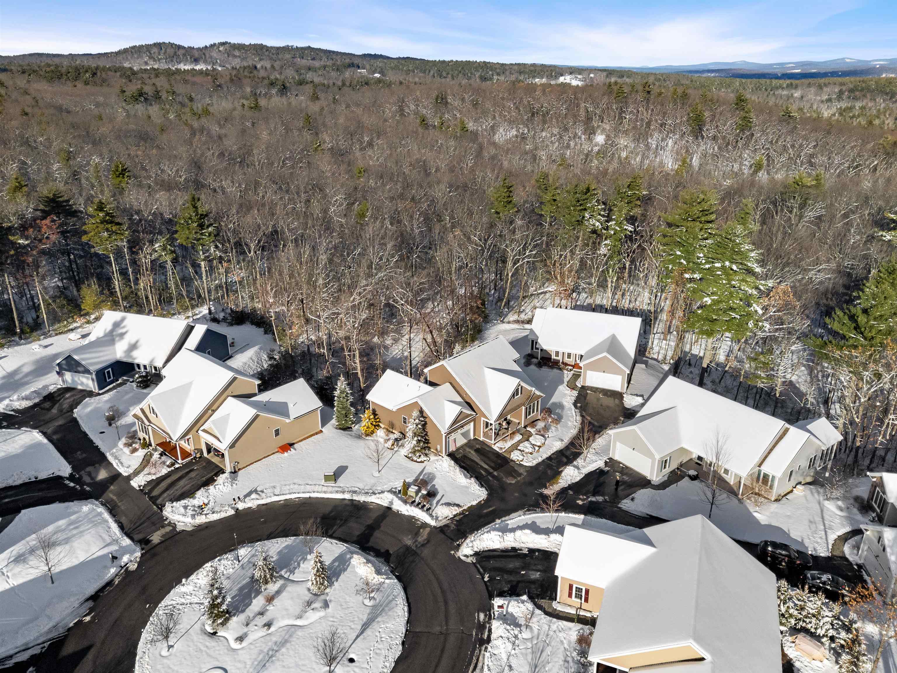 Manchester, New Hampshire, 03102, United States, 3 Bedrooms Bedrooms, ,3 BathroomsBathrooms,Residential,For Sale,2003193