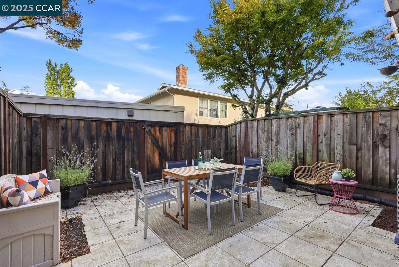 Moraga, California, 94556, United States, 2 Bedrooms Bedrooms, ,1 BathroomBathrooms,Residential,For Sale,1994514