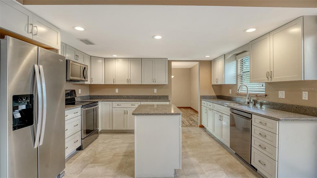 Bradenton, Florida, 34209, United States, 4 Bedrooms Bedrooms, ,2 BathroomsBathrooms,Residential,For Sale,1917676