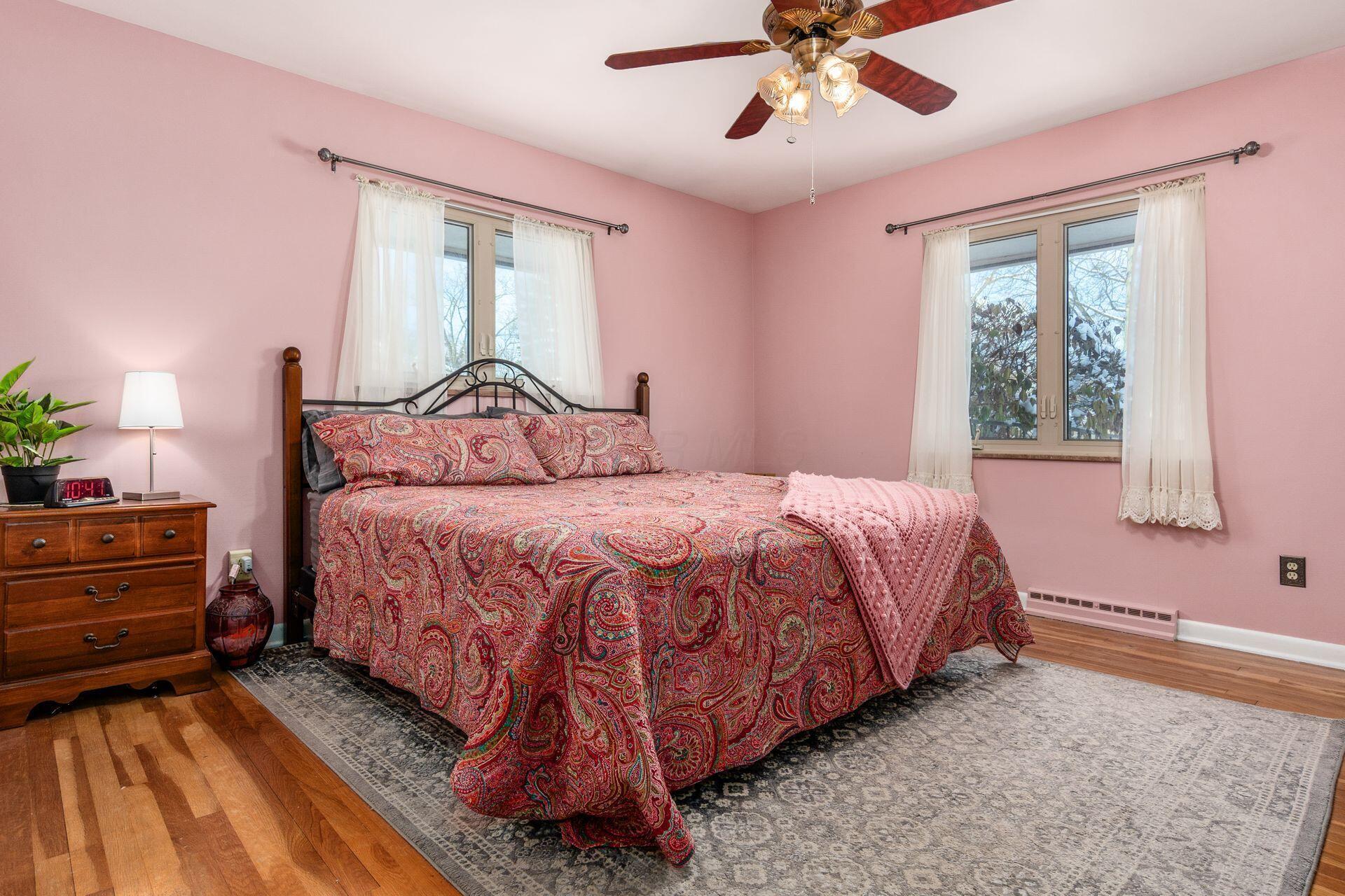 Columbus, Ohio, 43220, United States, 2 Bedrooms Bedrooms, ,3 BathroomsBathrooms,Residential,For Sale,2003078