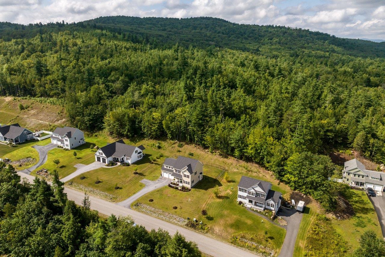 Weare, New Hampshire, 03281, United States, 4 Bedrooms Bedrooms, ,4 BathroomsBathrooms,Residential,For Sale,1908360