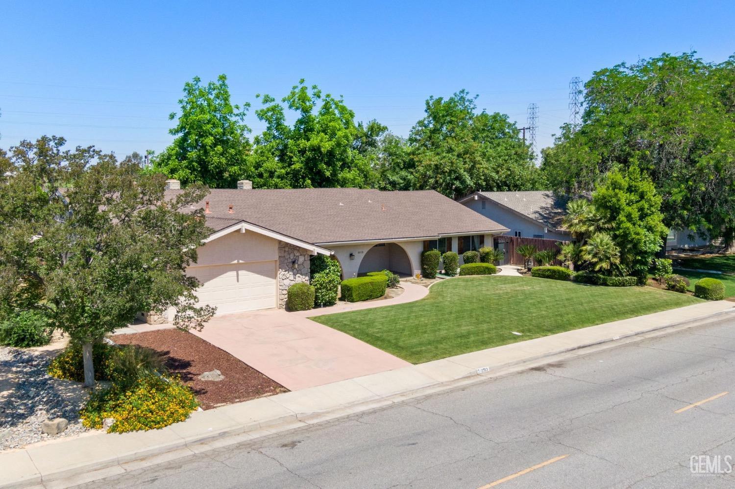 Bakersfield, California, 93301, United States, 3 Bedrooms Bedrooms, ,3 BathroomsBathrooms,Residential,For Sale,1998279