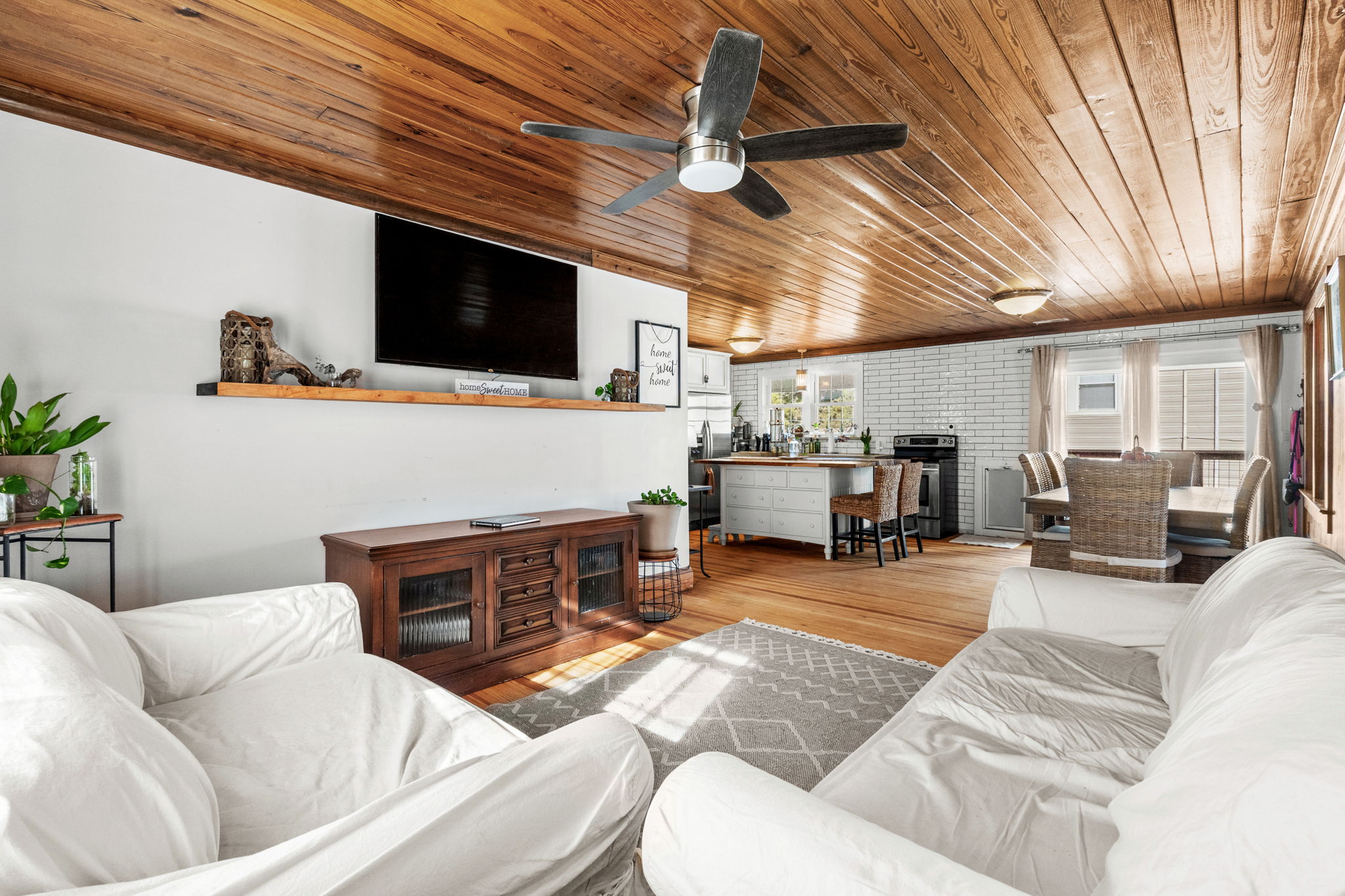 North Myrtle Beach, South Carolina, 29582, United States, 6 Bedrooms Bedrooms, ,3 BathroomsBathrooms,Residential,For Sale,1994221