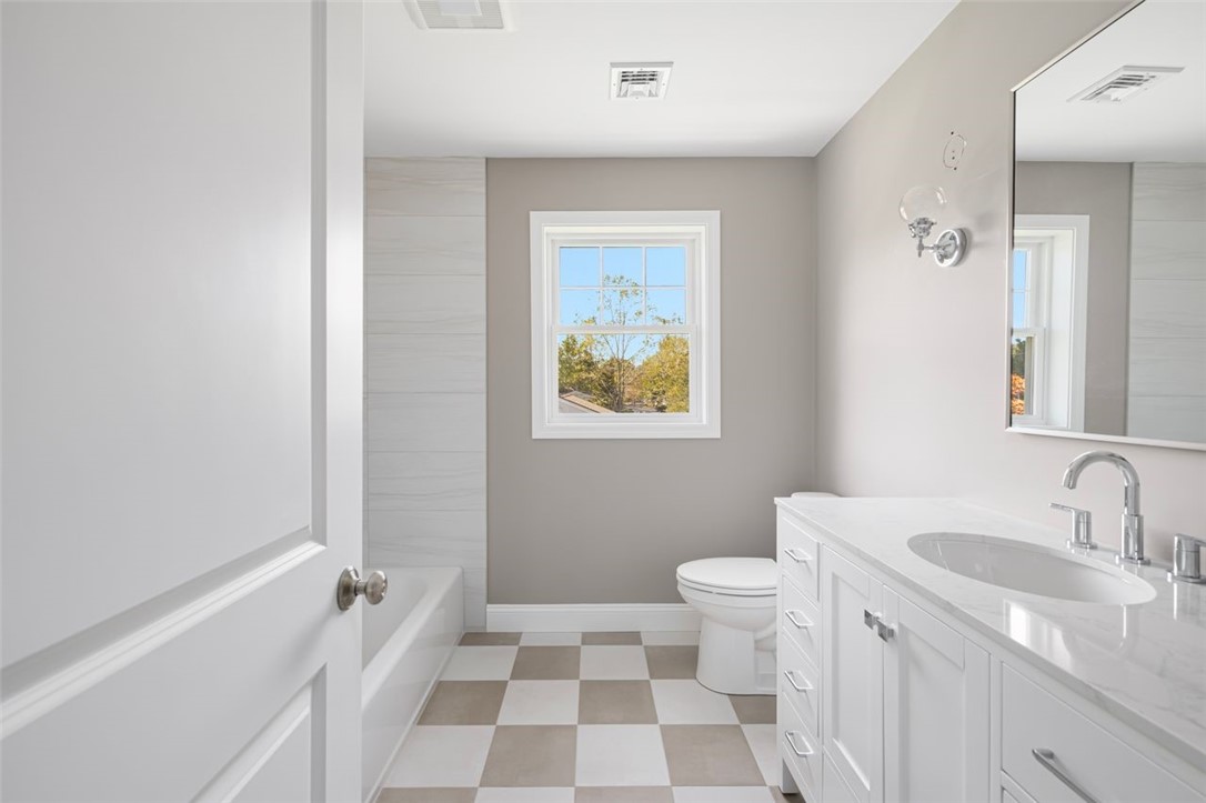 Warwick, Rhode Island, 02889, United States, 4 Bedrooms Bedrooms, ,4 BathroomsBathrooms,Residential,For Sale,2002981