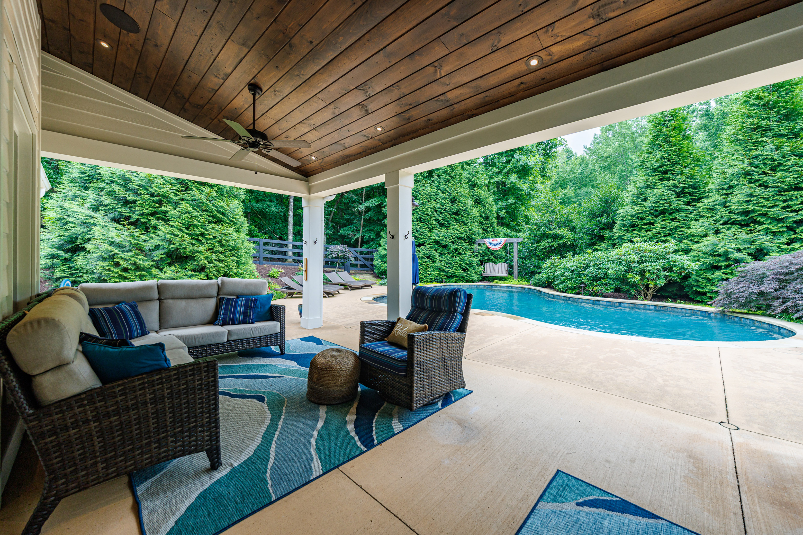  Stunning Craftsman-Style Home Featuring a Desirable Primary Suite on Main Level - 物件實景