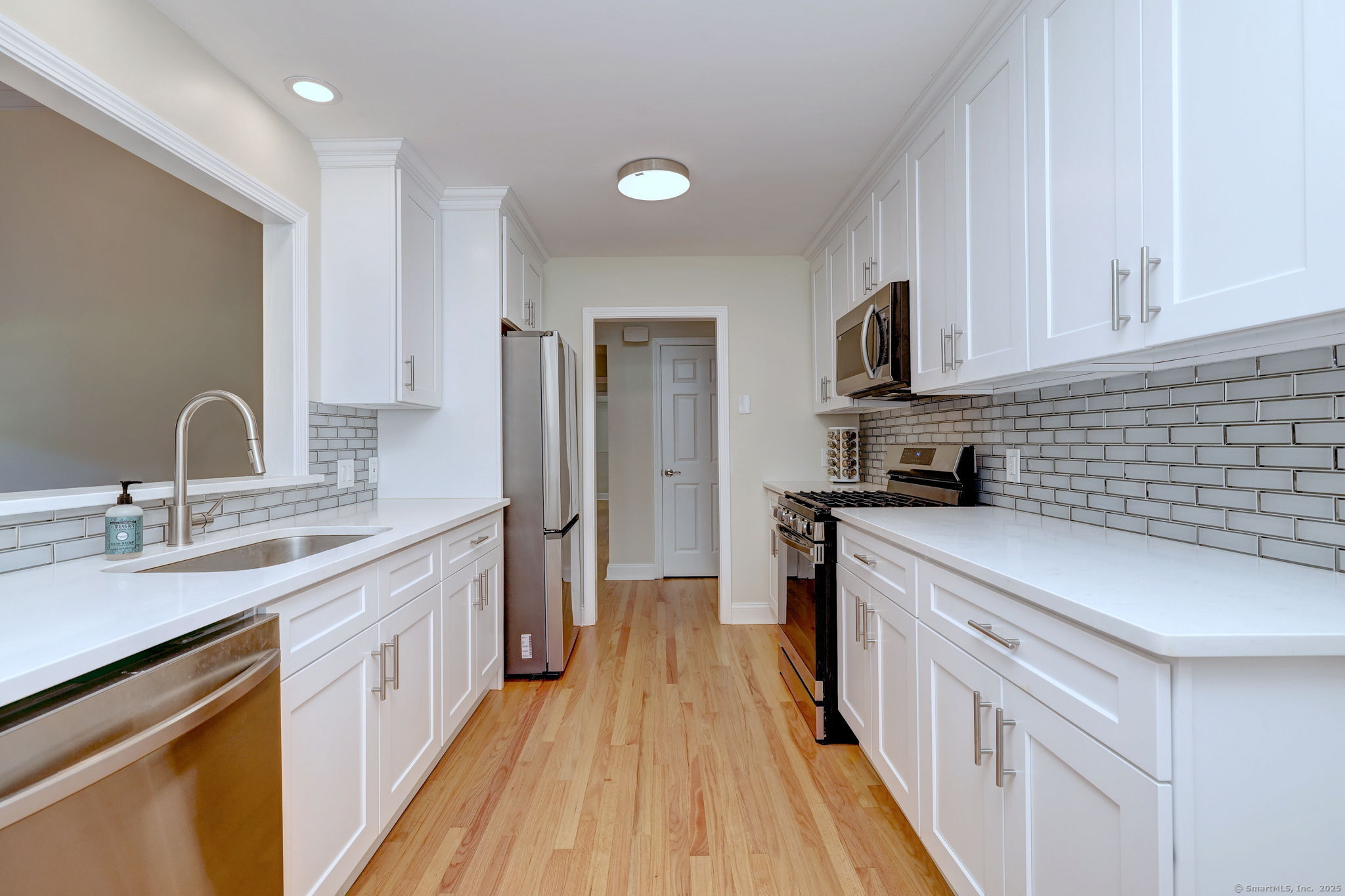 Stratford, Connecticut, 06614, United States, 1 Bedroom Bedrooms, ,3 BathroomsBathrooms,Residential,For Sale,1925931