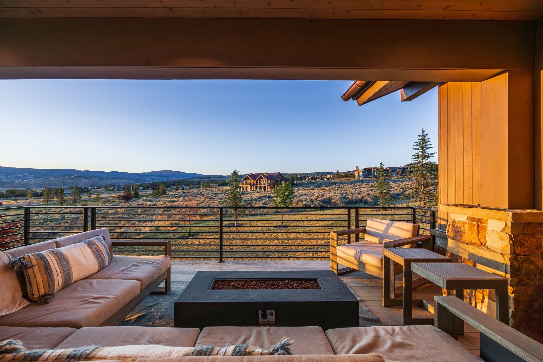  Stunning Promontory Estate with Golf and Ski Views - 物件實景