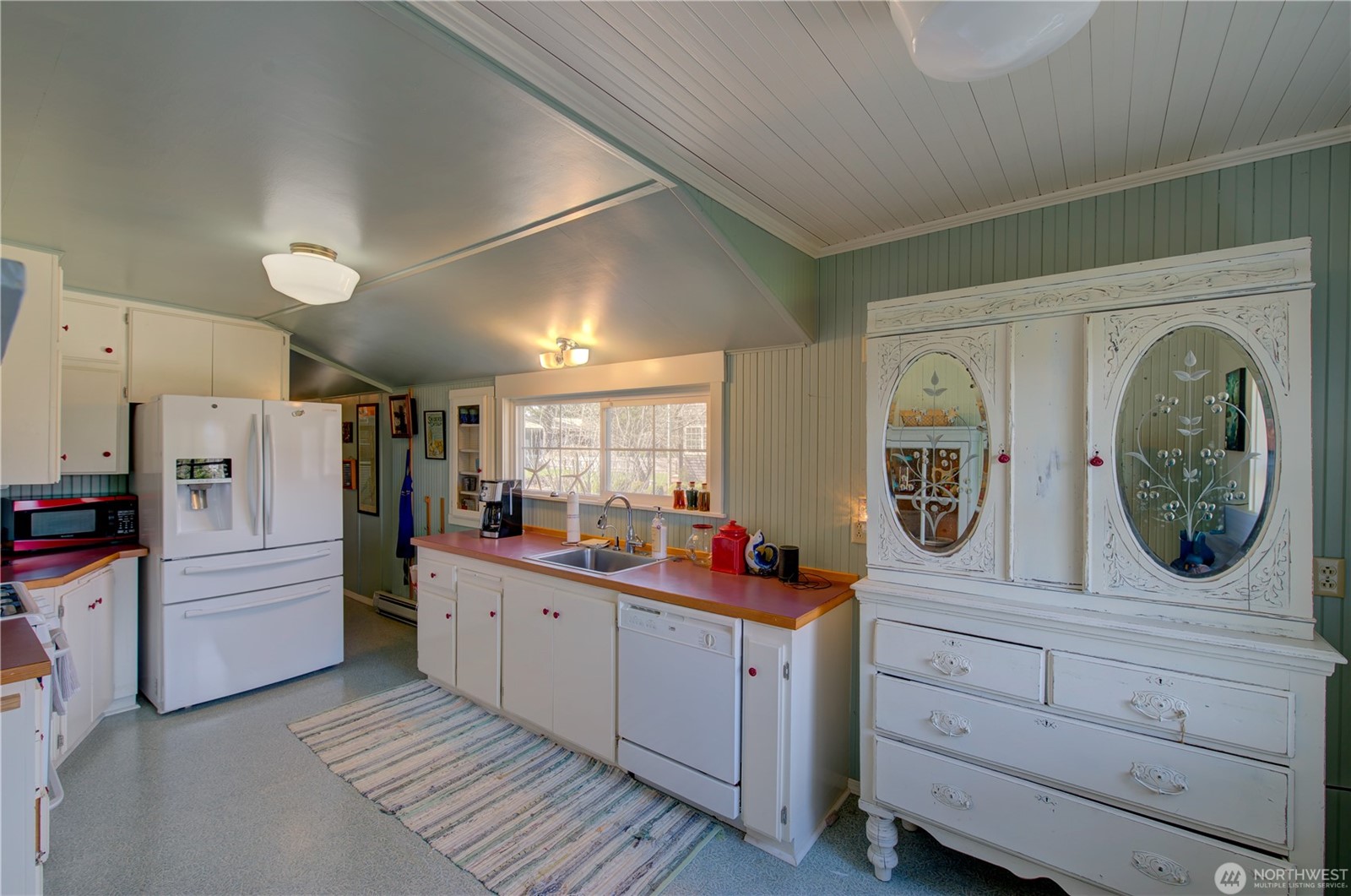 Seaview, Washington, 98644, United States, 4 Bedrooms Bedrooms, ,1 BathroomBathrooms,Residential,For Sale,1922950
