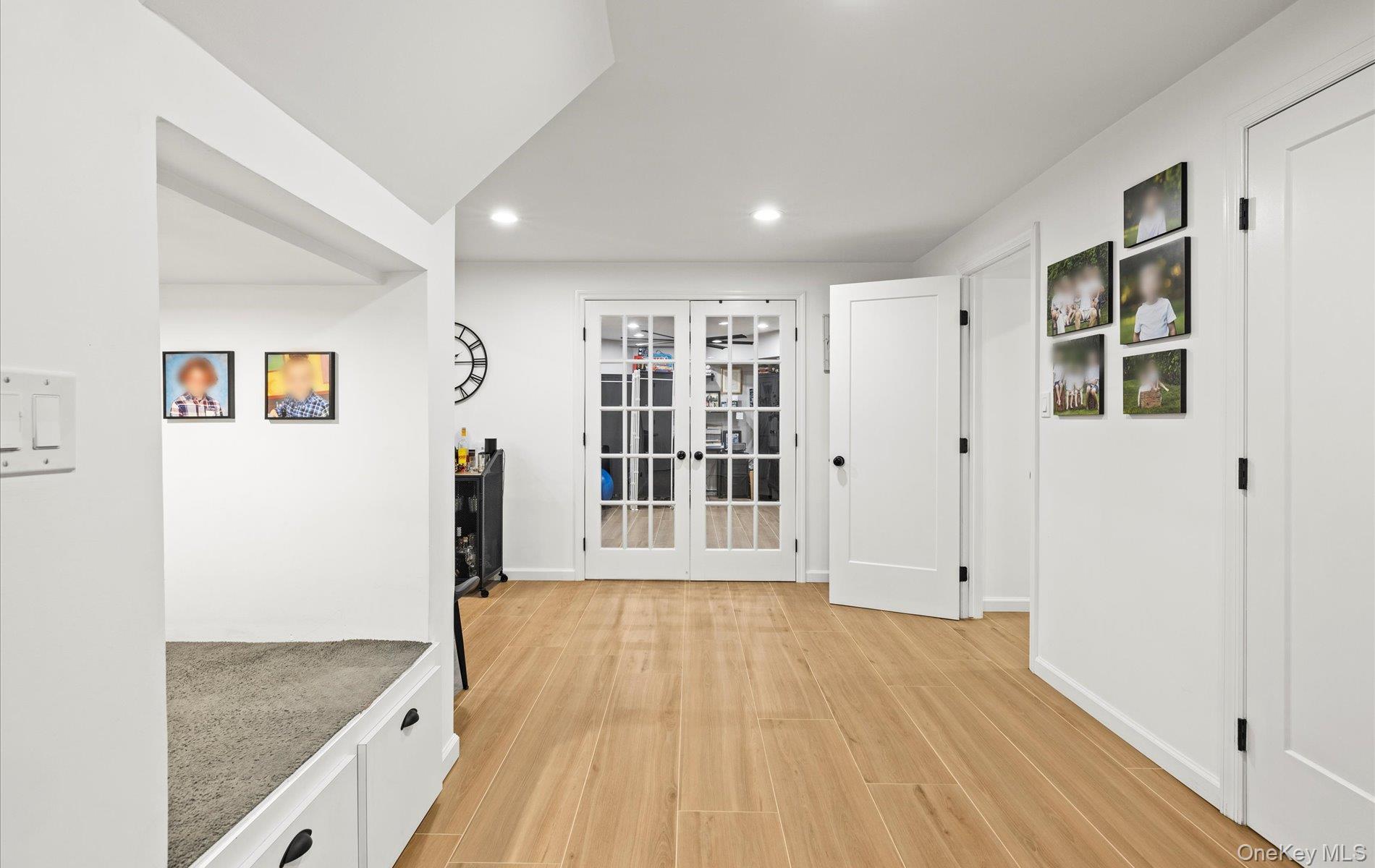 Huntington, New York, 11743, United States, 6 Bedrooms Bedrooms, ,4 BathroomsBathrooms,Residential,For Sale,1827761