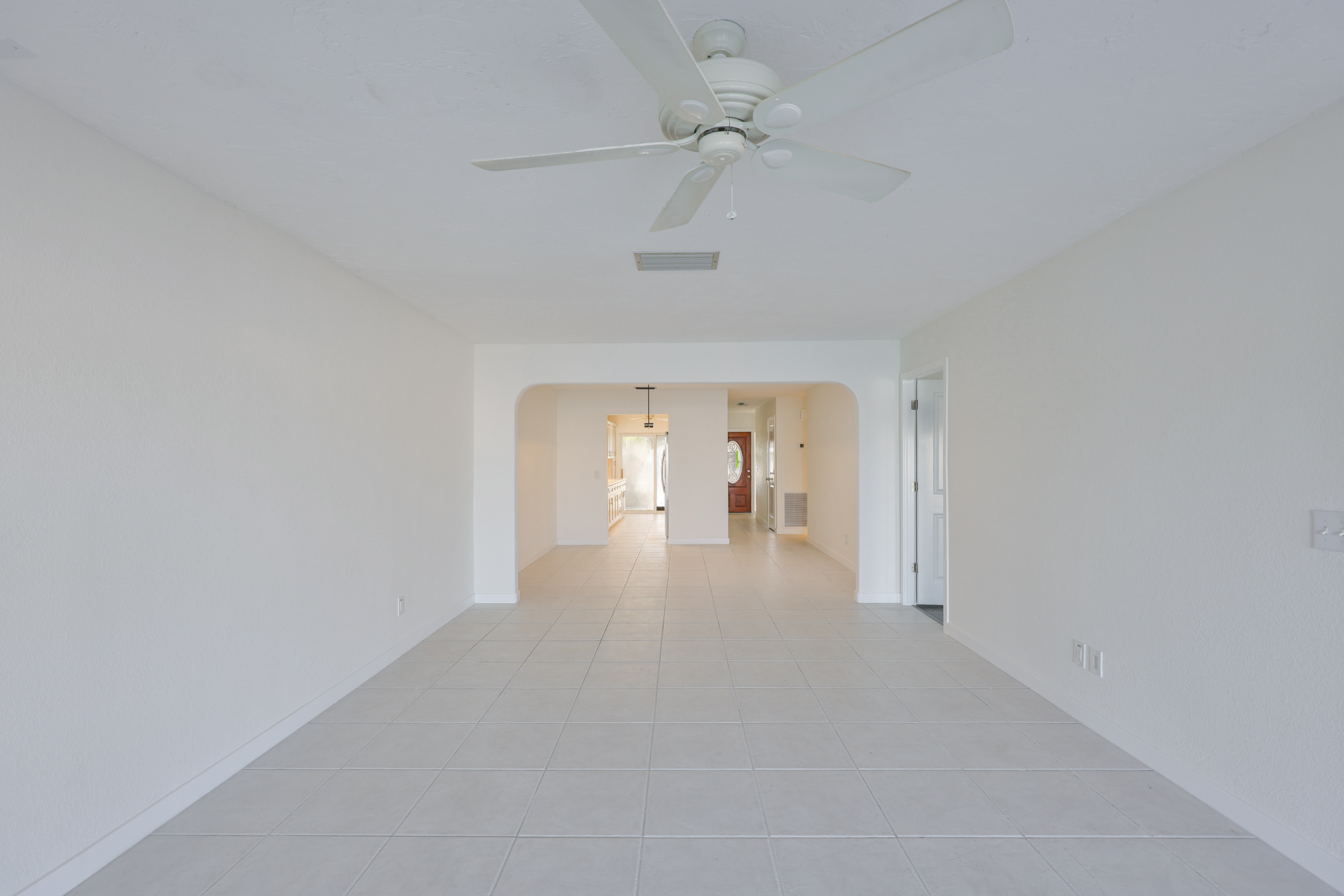 St Petersburg, Florida, 33708, United States, 2 Bedrooms Bedrooms, ,2 BathroomsBathrooms,Residential,For Sale,1977460