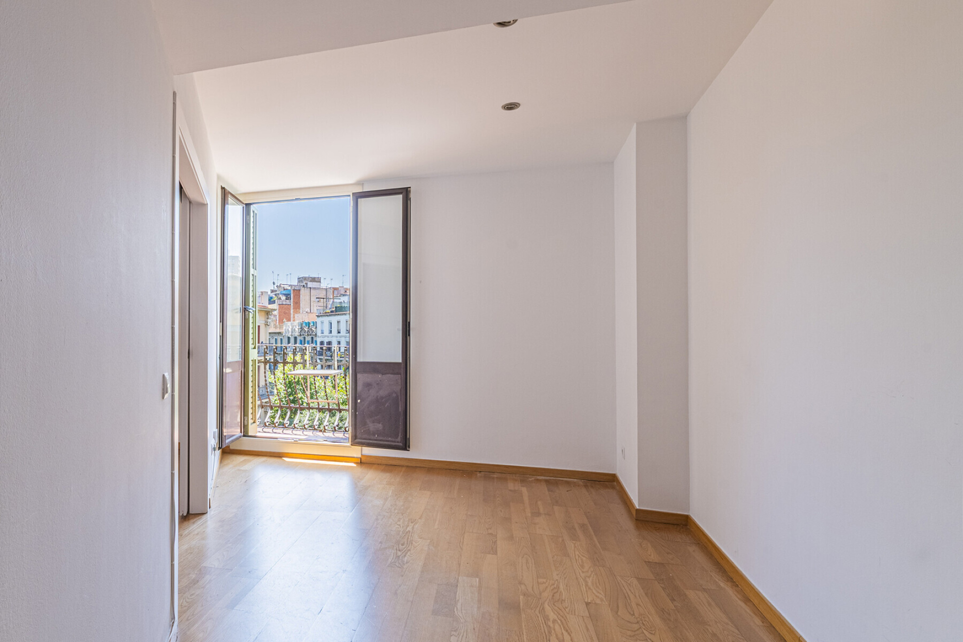  Bright top-floor apartment with a private terrace in Eixample - 物件實景