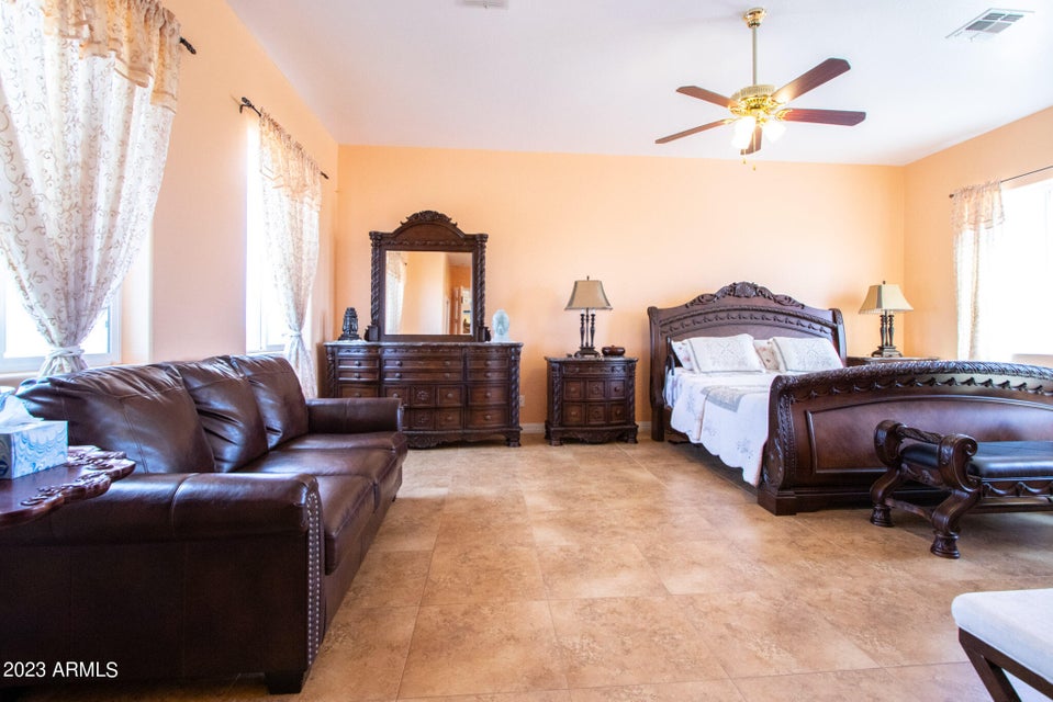 Witmann, Arizona, 85361, United States, 6 Bedrooms Bedrooms, ,3 BathroomsBathrooms,Residential,For Sale,1977429