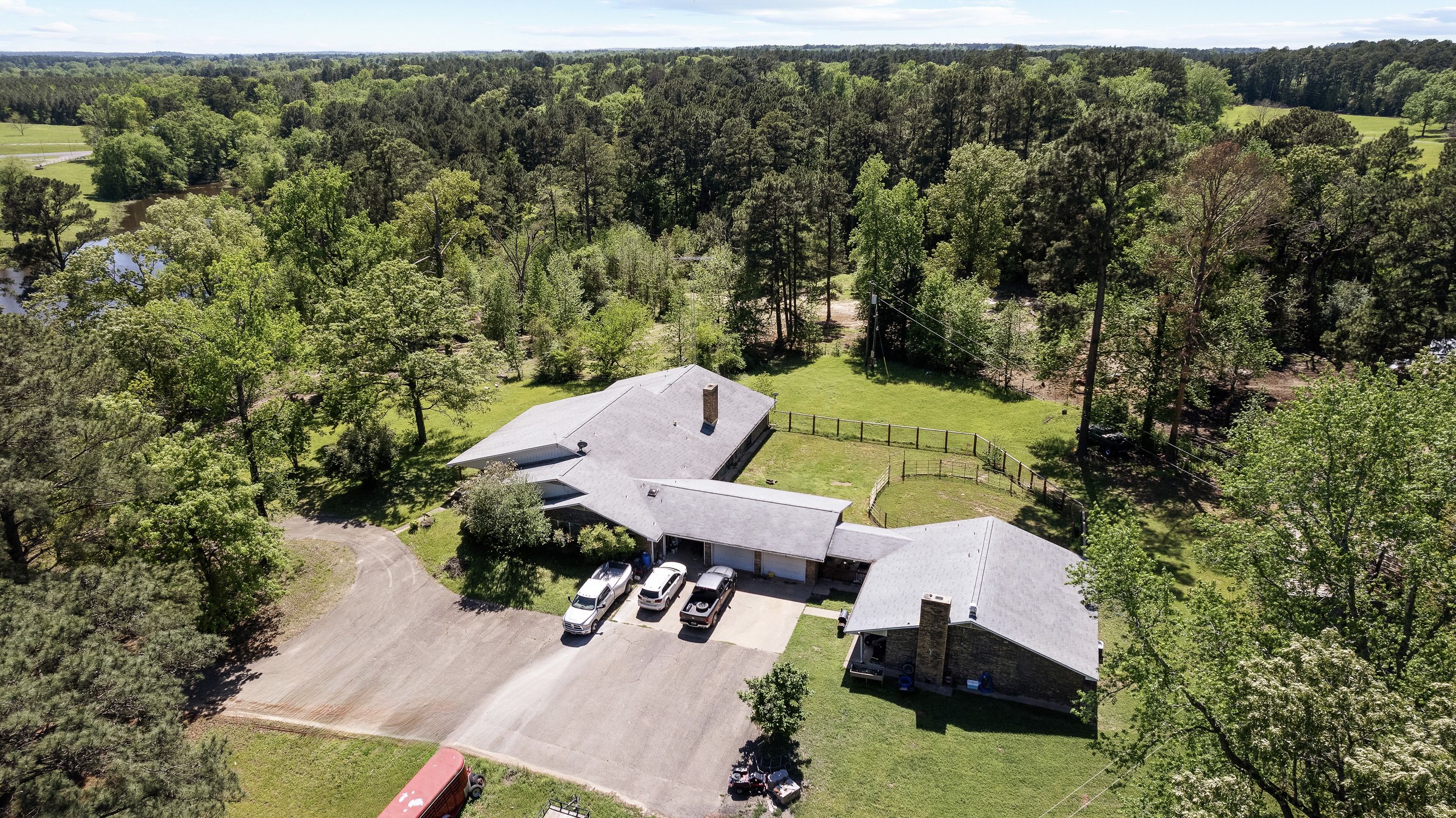 Henderson, Texas, 75652, United States, 6 Bedrooms Bedrooms, ,5 BathroomsBathrooms,Residential,For Sale,1920809