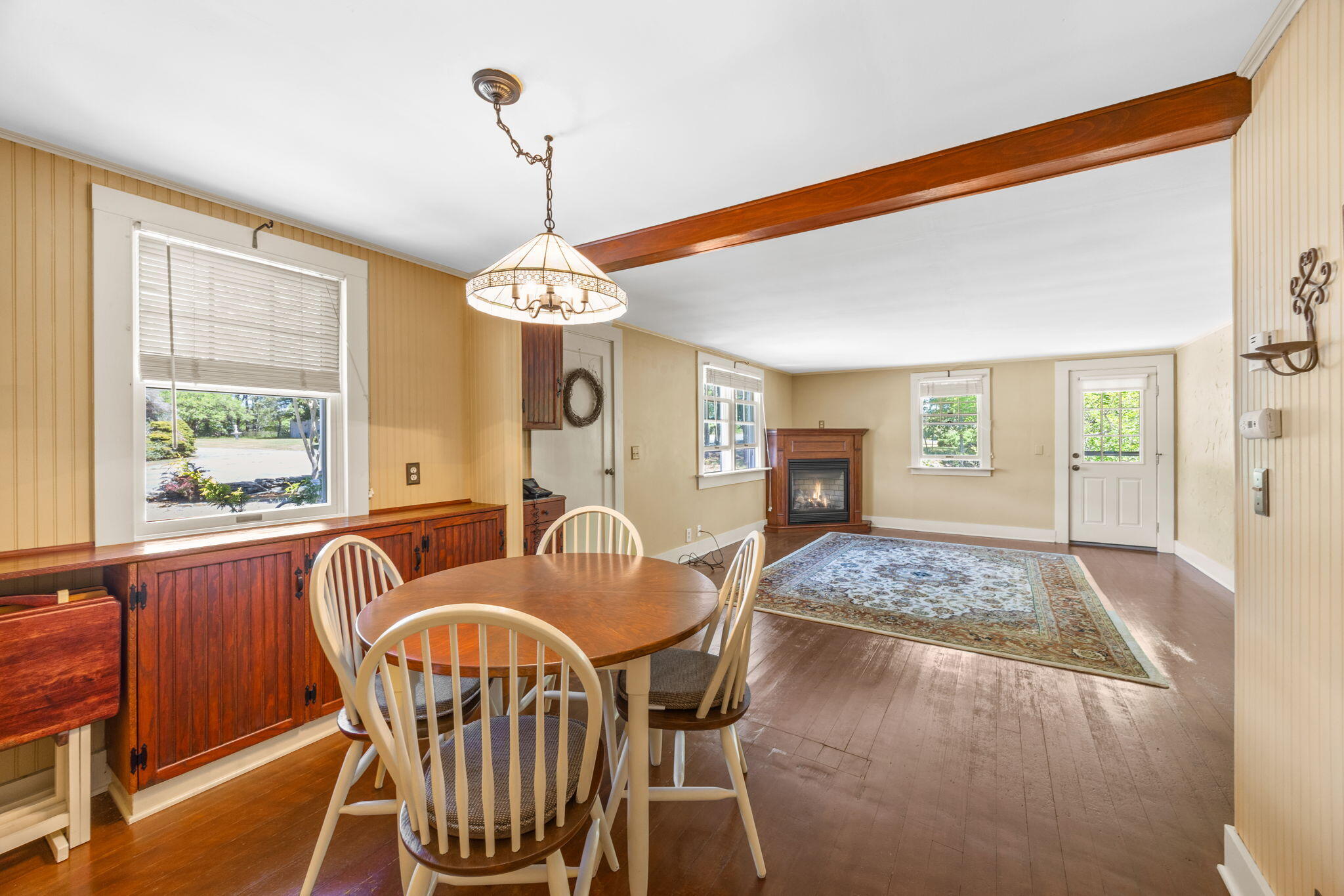  Move-In Ready Comfort on a Beautifully Wooded Acre-Plus Setting - 物件實景