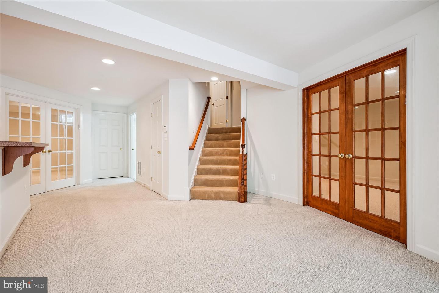 Gaithersburg, Maryland, 20878, United States, 5 Bedrooms Bedrooms, ,5 BathroomsBathrooms,Residential,For Sale,1907649
