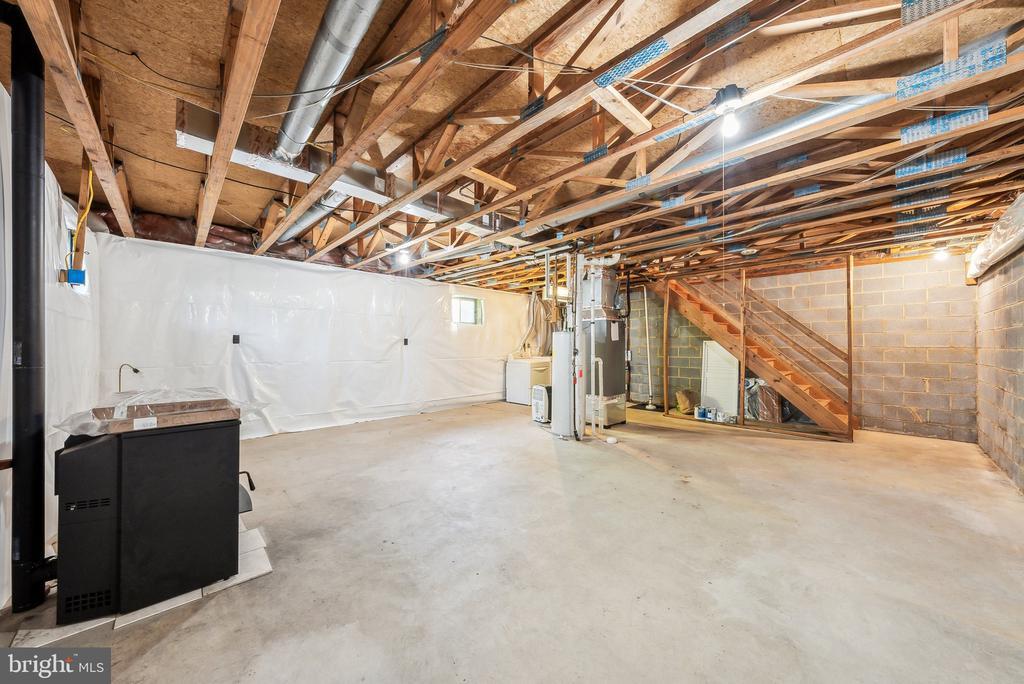 Springfield, Virginia, 22153, United States, 3 Bedrooms Bedrooms, ,3 BathroomsBathrooms,Residential,For Sale,1895799
