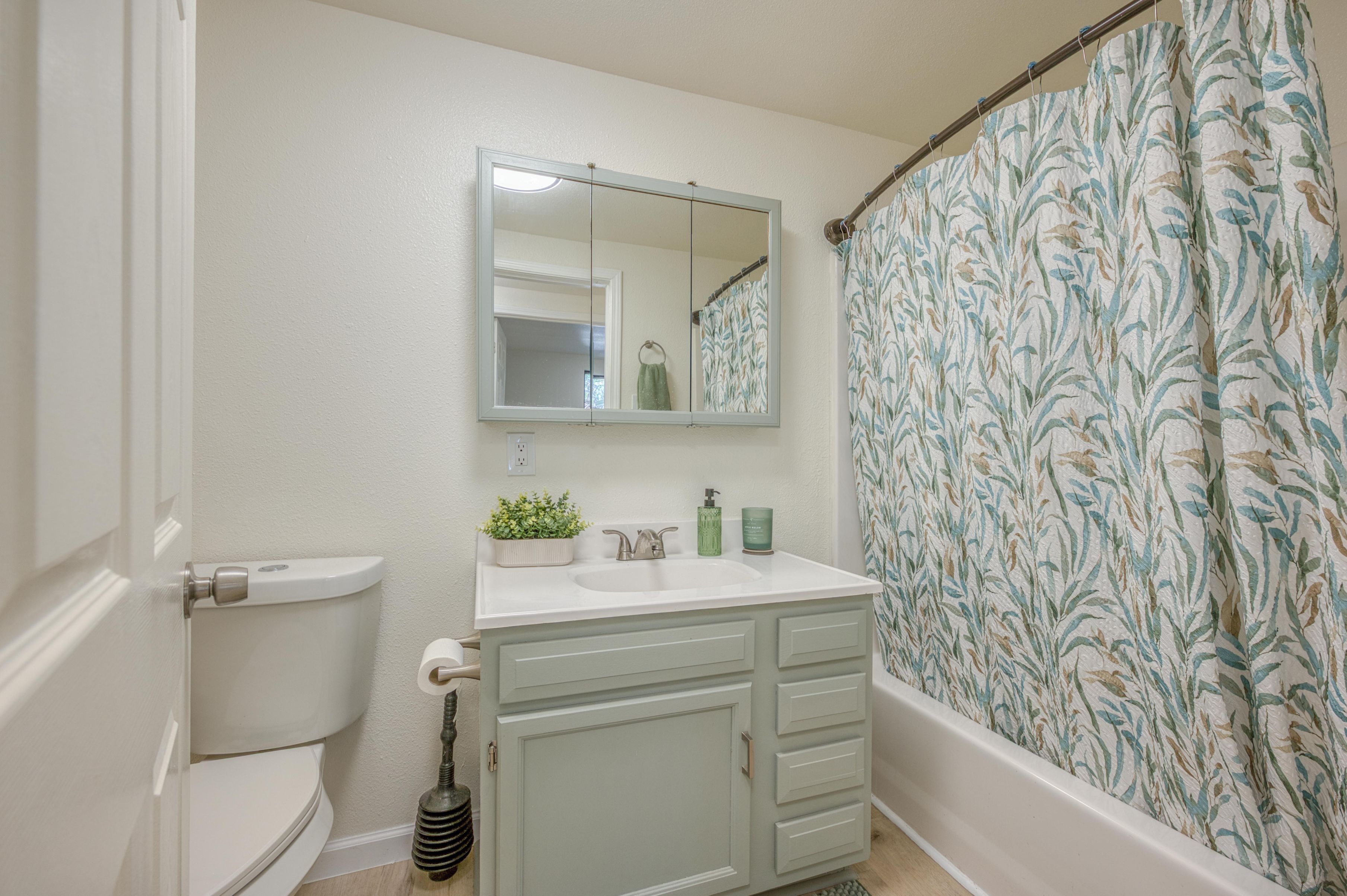 High Rolls, New Mexico, 88325, United States, 4 Bedrooms Bedrooms, ,3 BathroomsBathrooms,Residential,For Sale,1984100