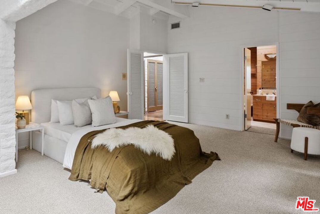 Los Angeles, California, 90049, United States, 4 Bedrooms Bedrooms, ,4 BathroomsBathrooms,Residential,For Sale,1901506