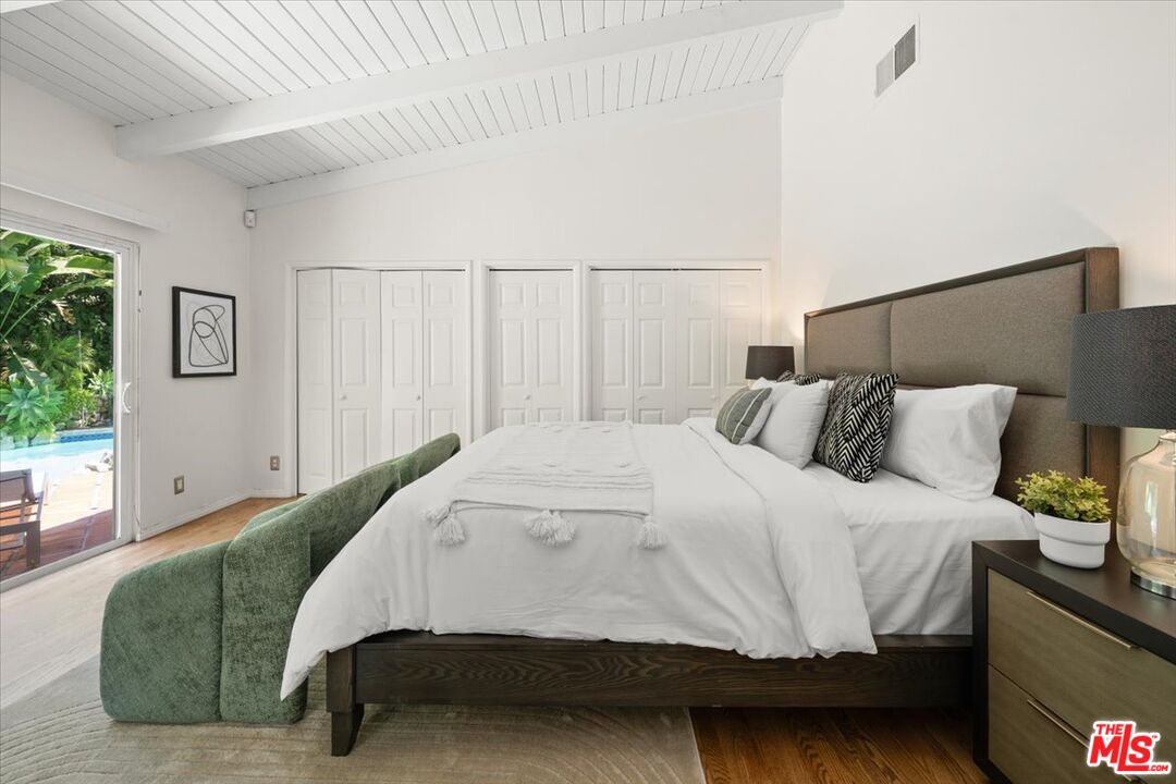 Los Angeles, California, 90049, United States, 3 Bedrooms Bedrooms, ,3 BathroomsBathrooms,Residential,For Sale,1908650