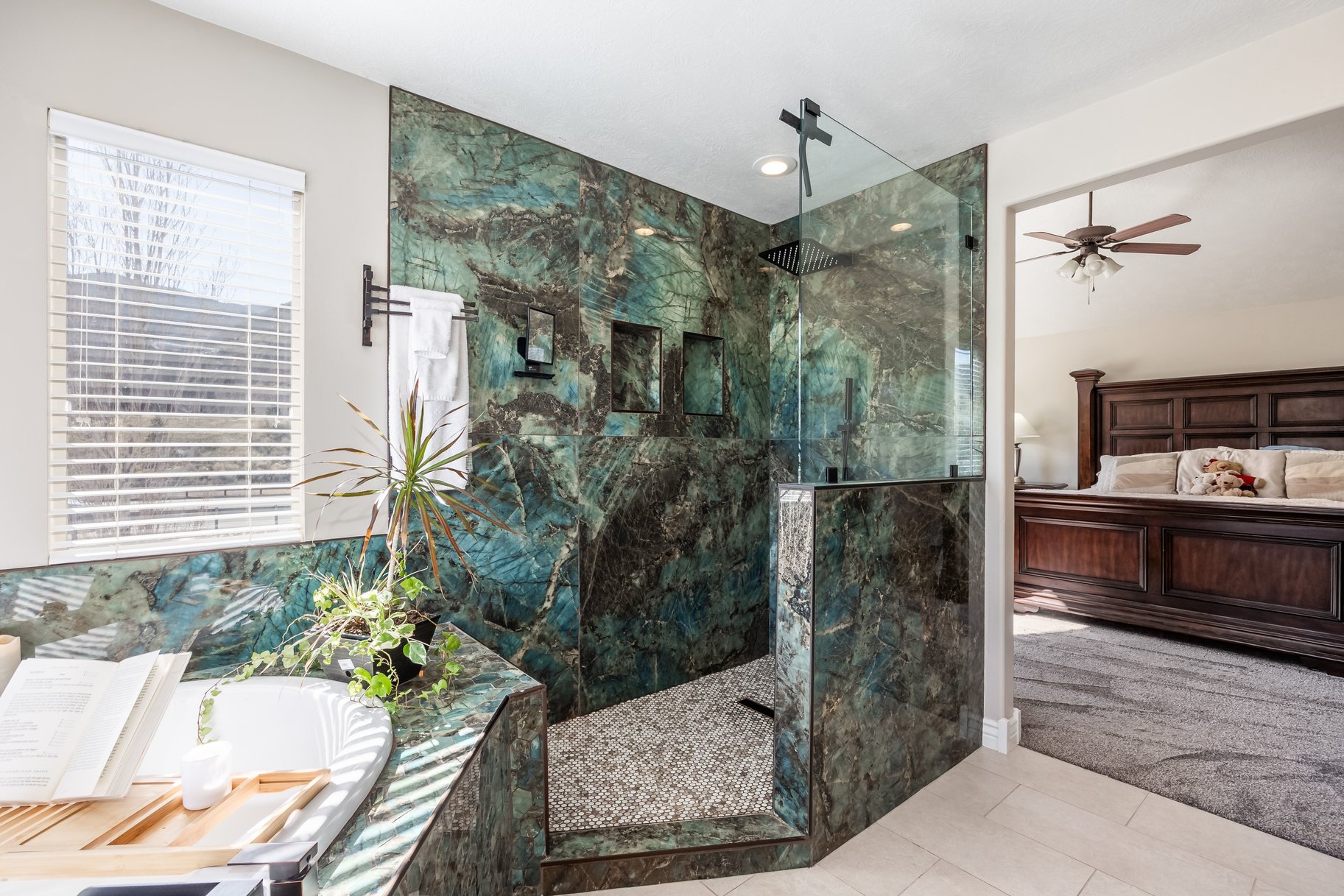  Large Townhouse With Both Mountain and Valley Views - 物件實景